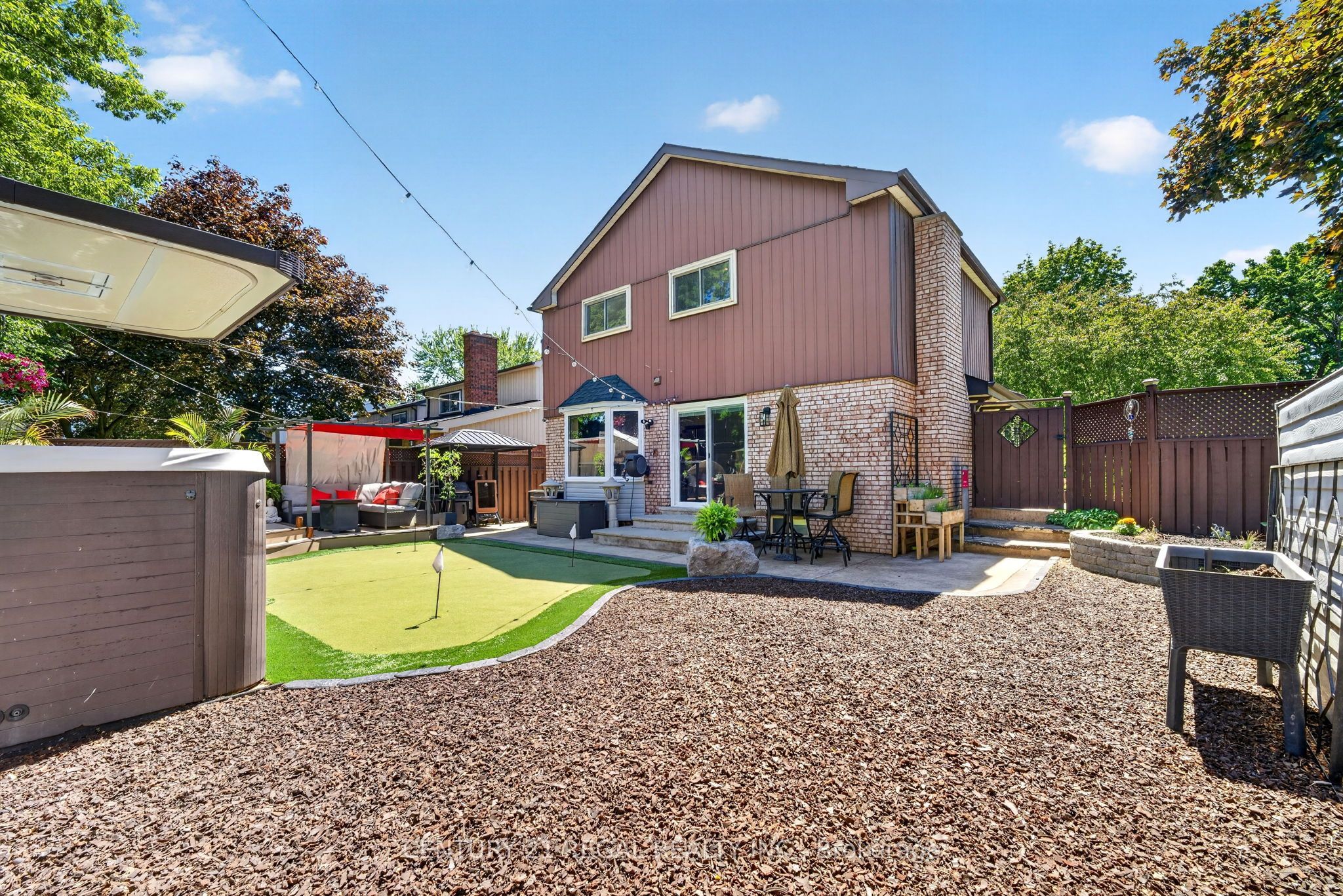 481 Camelot Drive W Property Photo 43