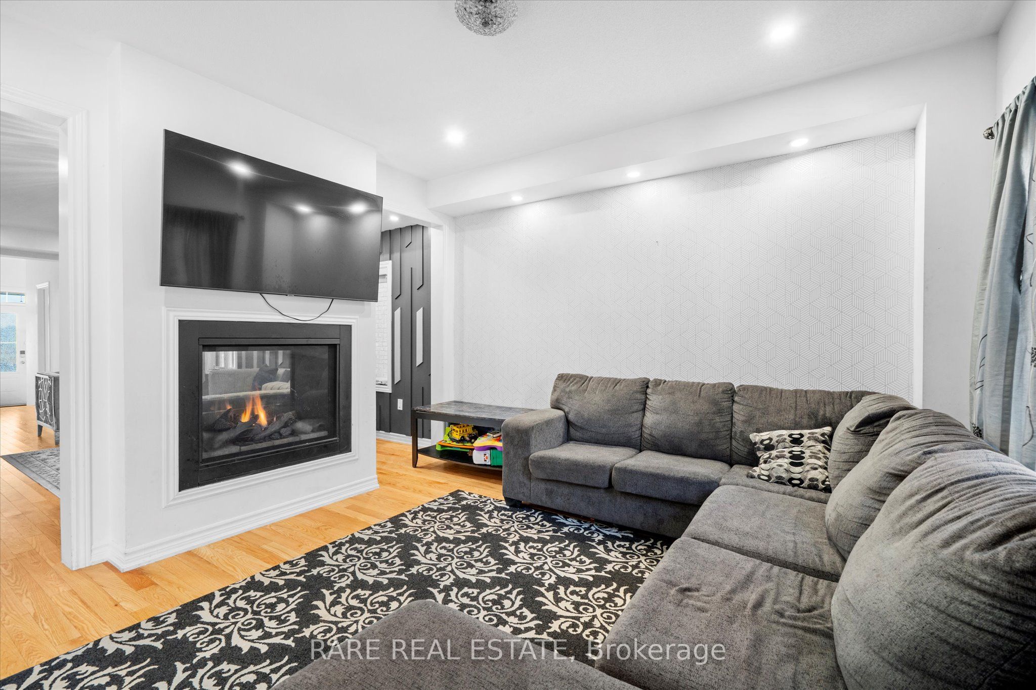 267 Fleetwood Drive Property Photo 4