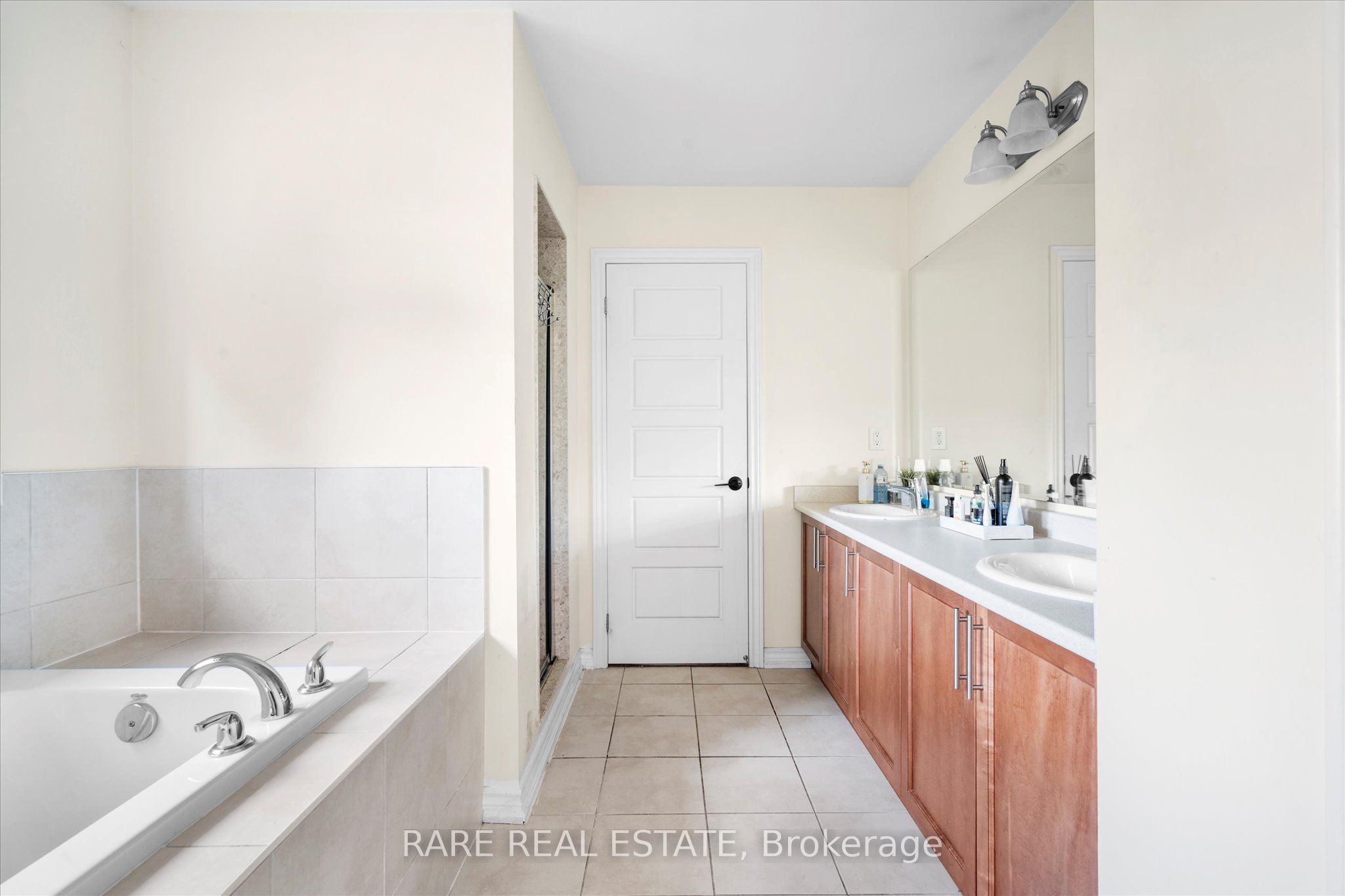267 Fleetwood Drive Property Photo 14