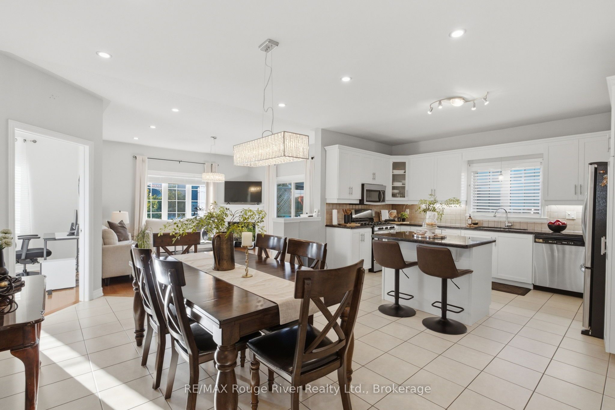 758 Coldstream Drive Property Photo 6