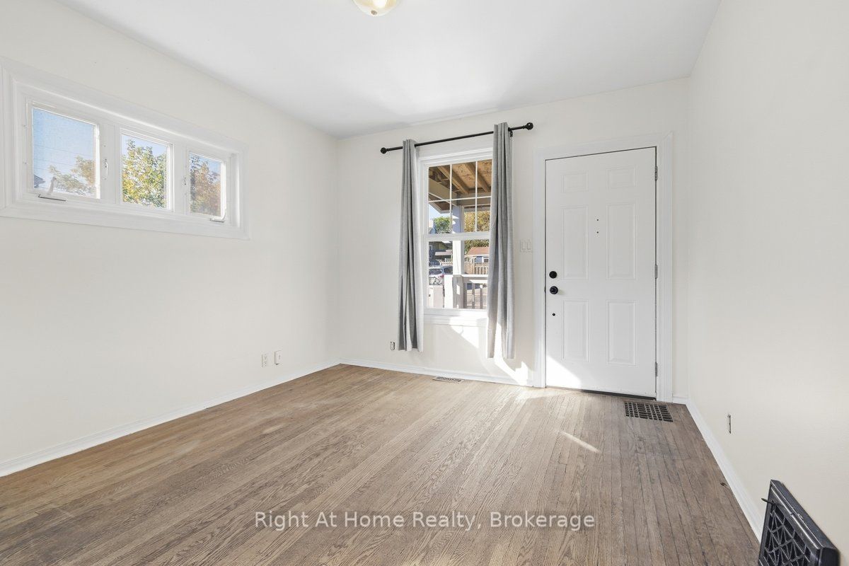 349 Kingsdale Avenue Property Photo 5