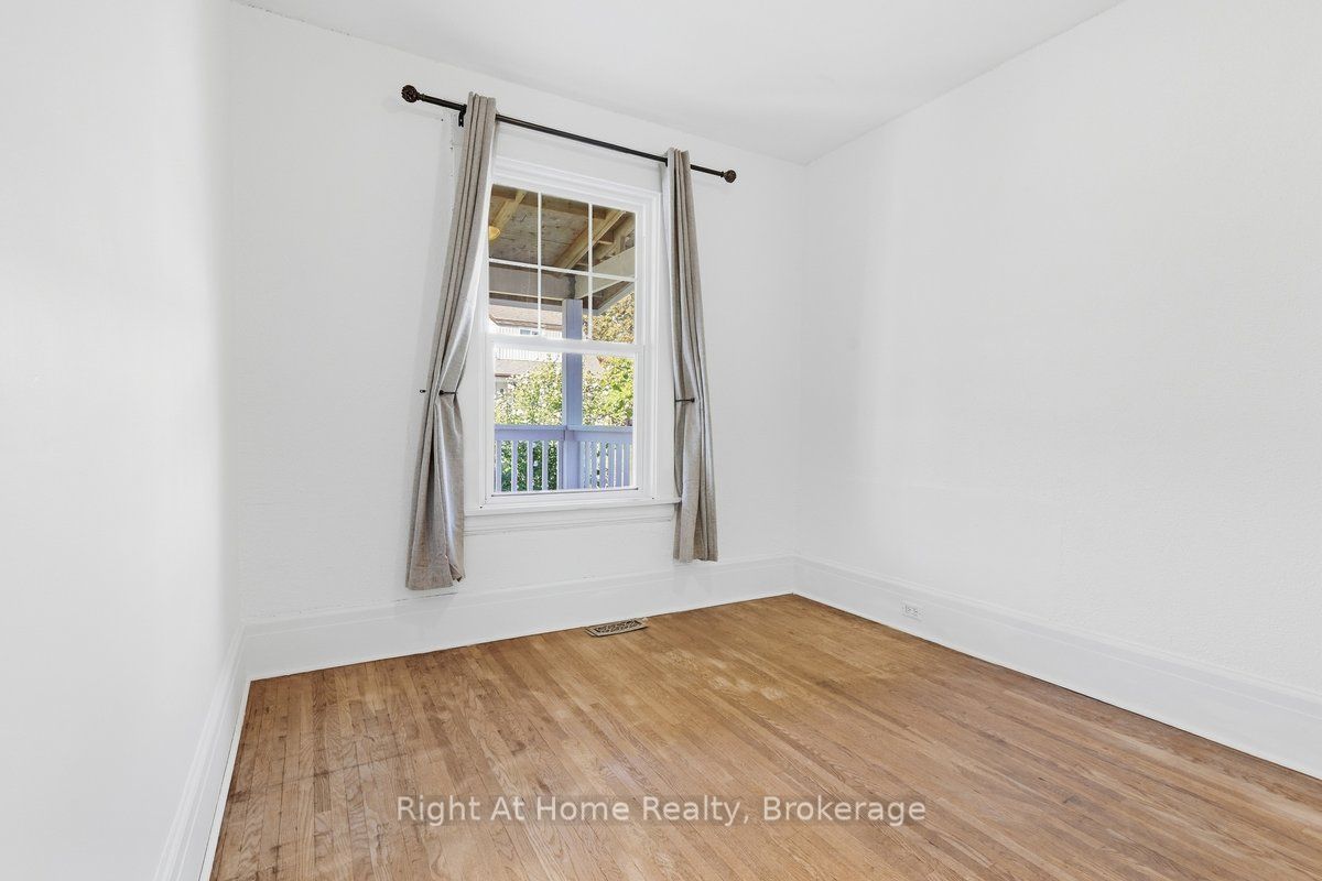 349 Kingsdale Avenue Property Photo 7