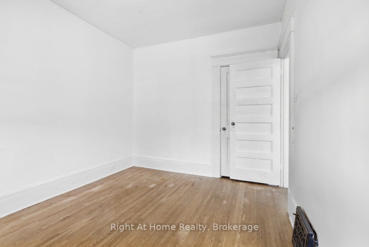 349 Kingsdale Avenue Property Photo 8