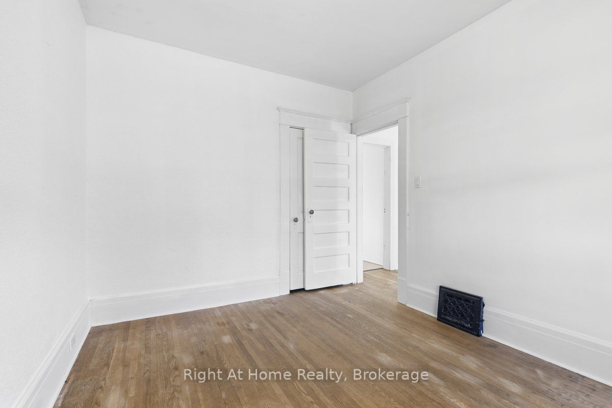 349 Kingsdale Avenue Property Photo 9