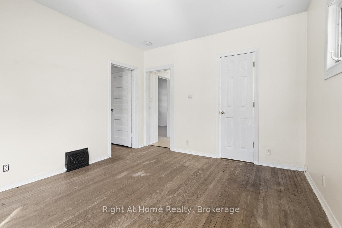 349 Kingsdale Avenue Property Photo 10
