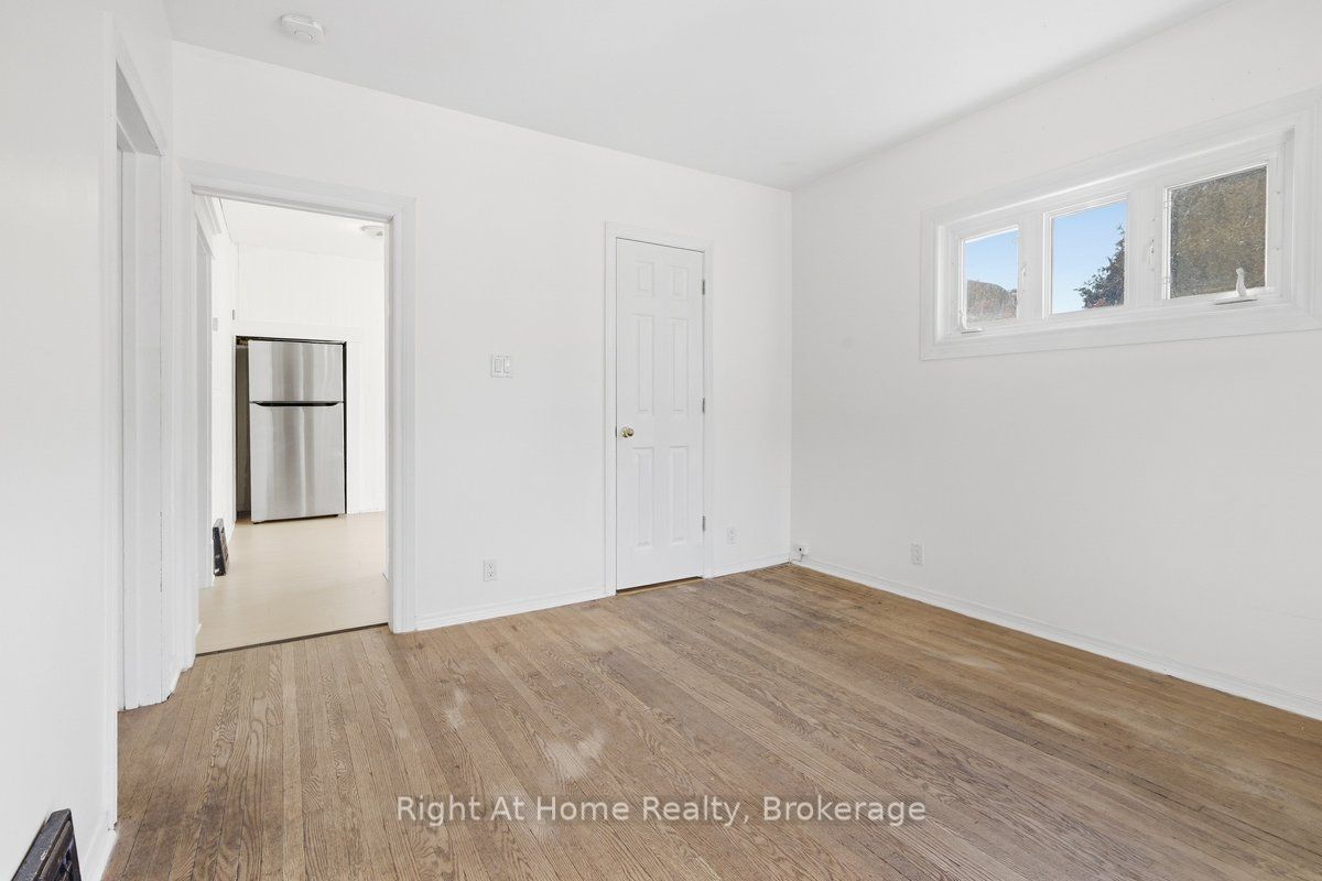 349 Kingsdale Avenue Property Photo 11