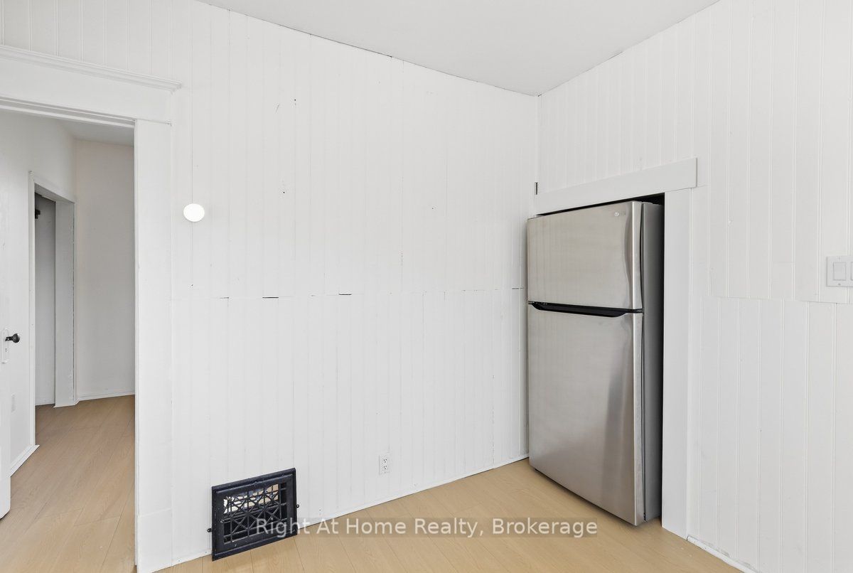 349 Kingsdale Avenue Property Photo 13