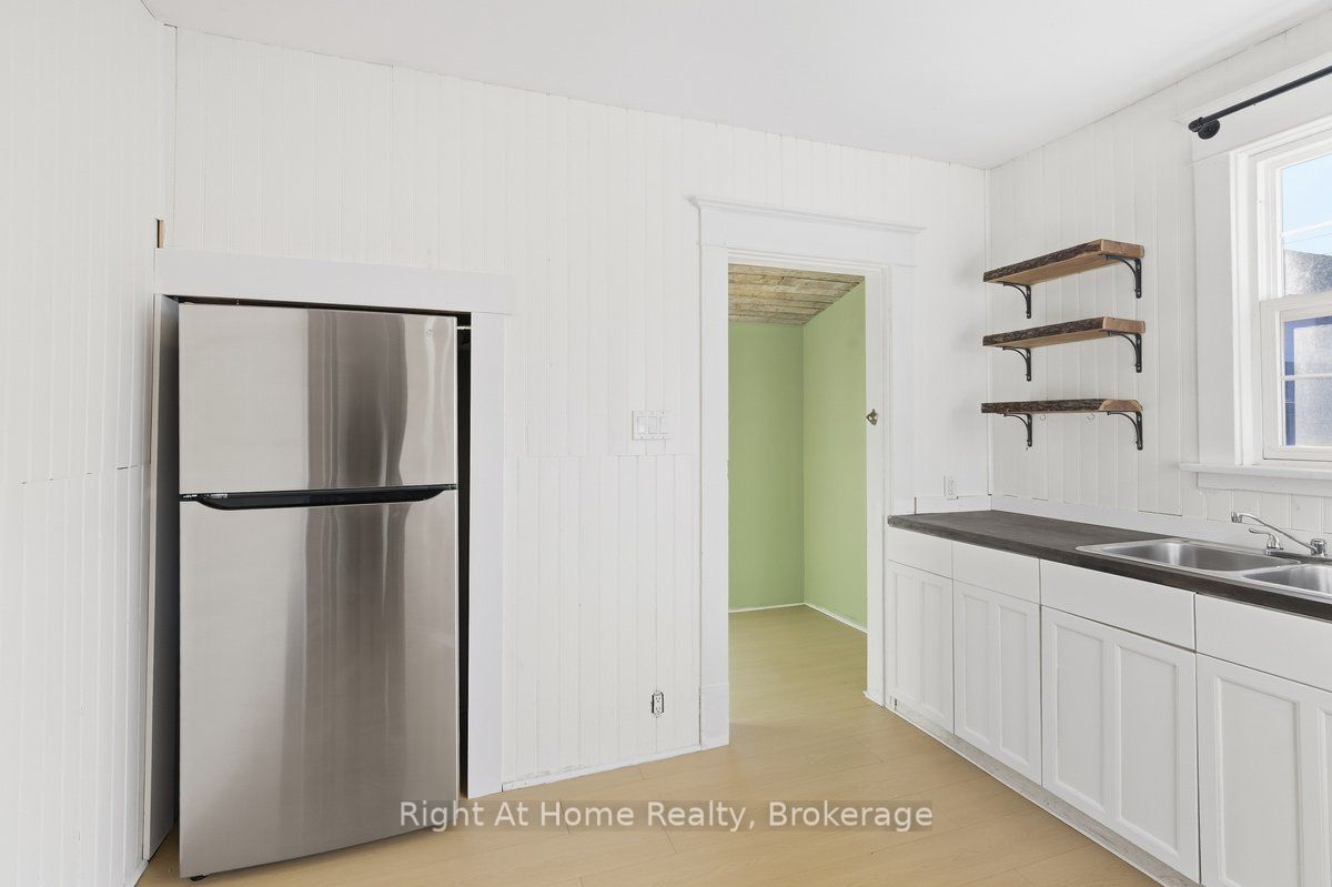 349 Kingsdale Avenue Property Photo 14