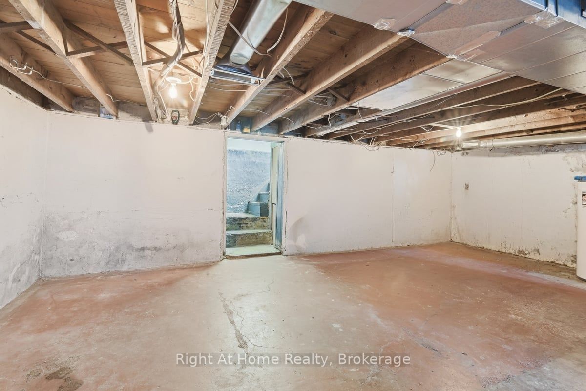 349 Kingsdale Avenue Property Photo 24