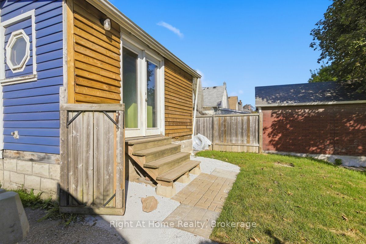 349 Kingsdale Avenue Property Photo 31