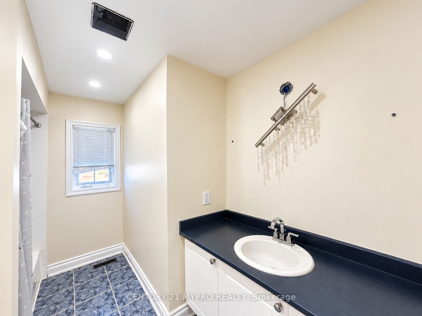 178 Stonemanor Avenue Property Photo 12