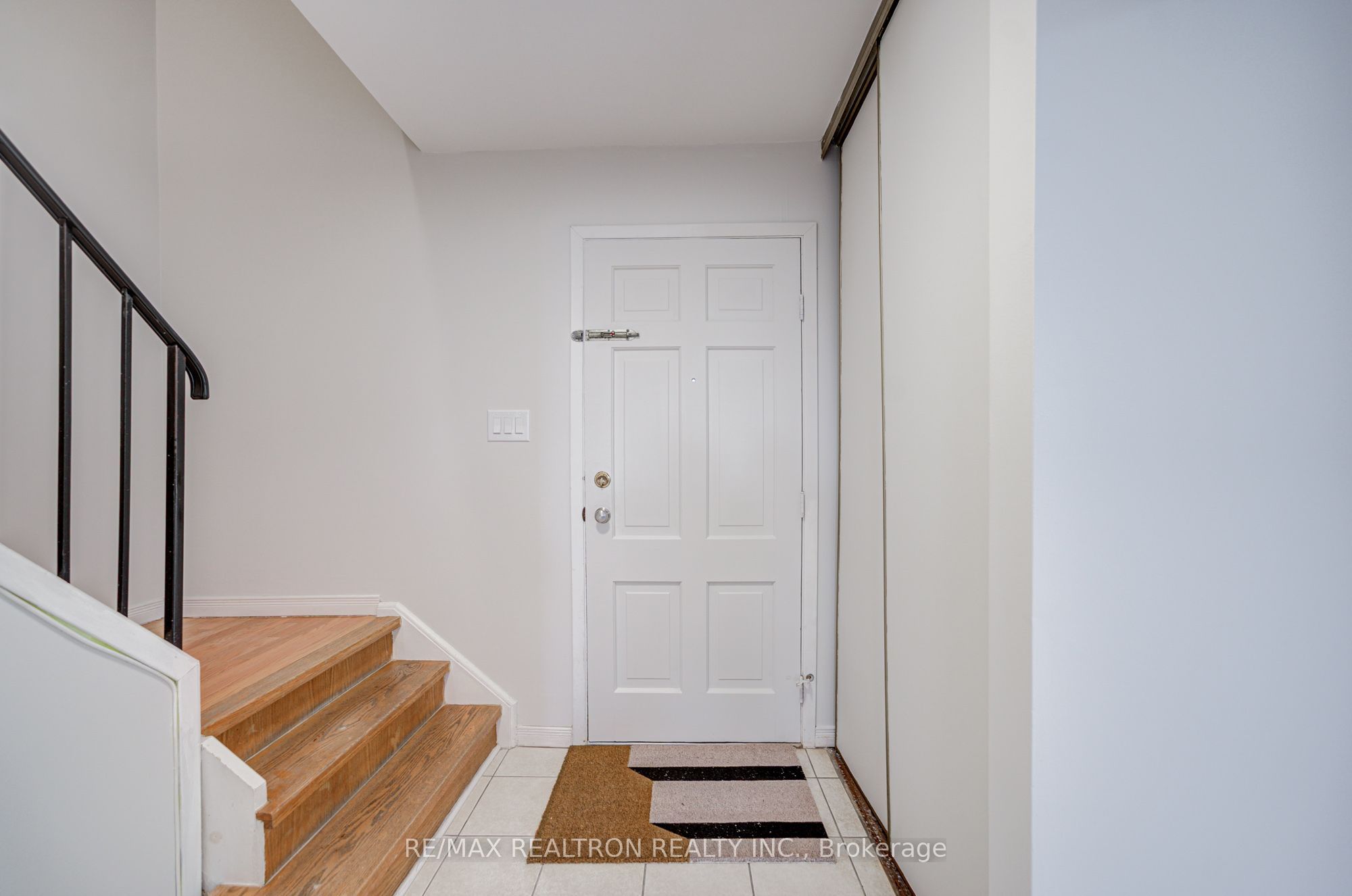 2550 Birchmount Road 20 Property Photo 3