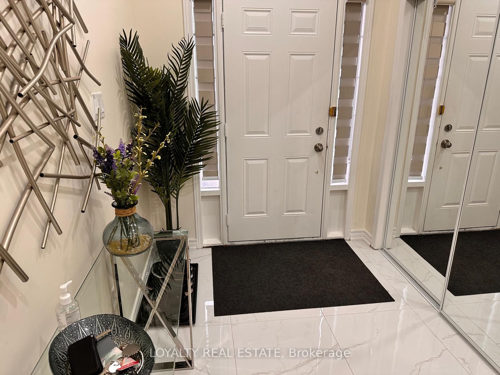 28 Thorp Crescent Property Photo 4