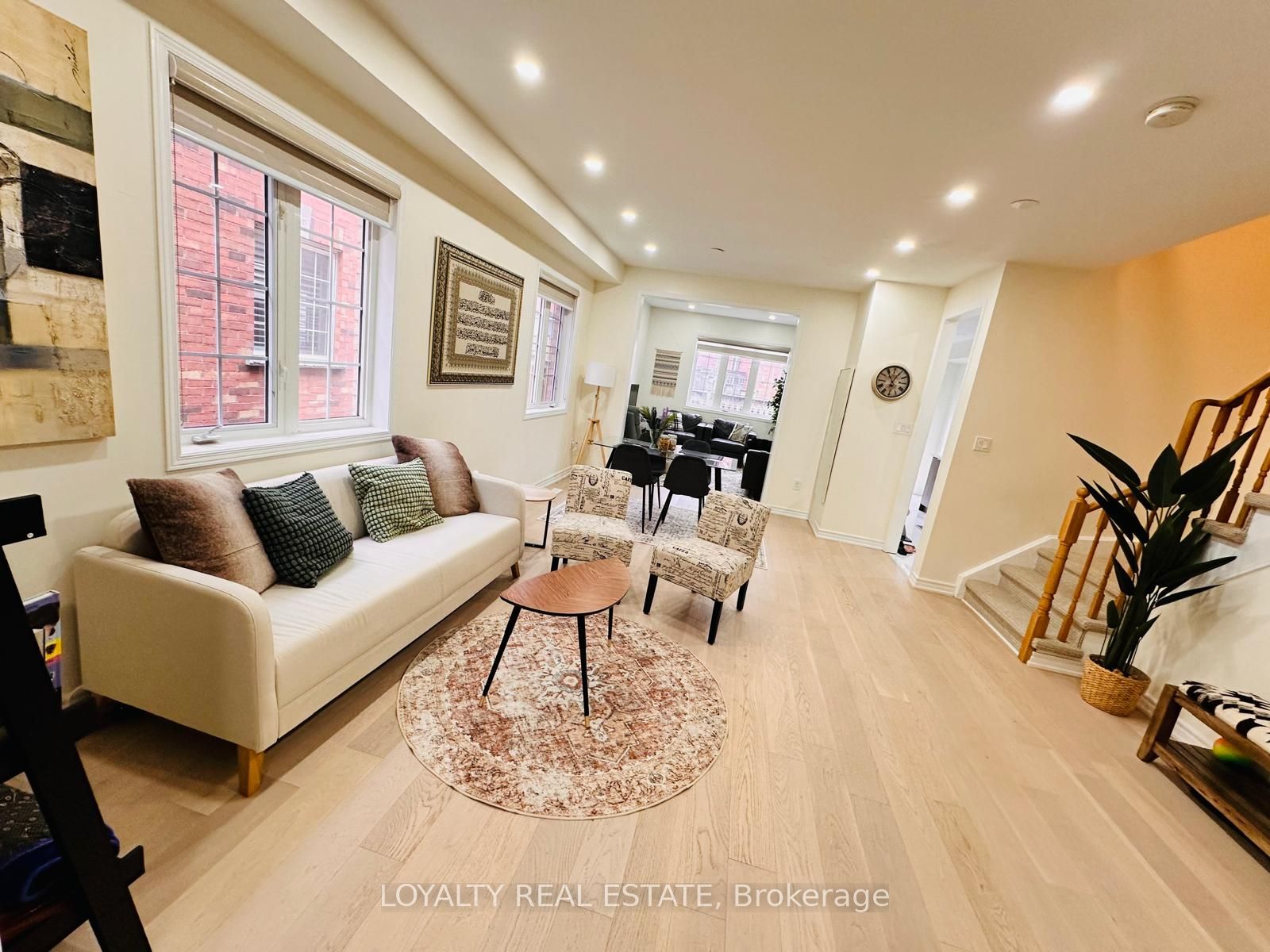 28 Thorp Crescent Property Photo 7