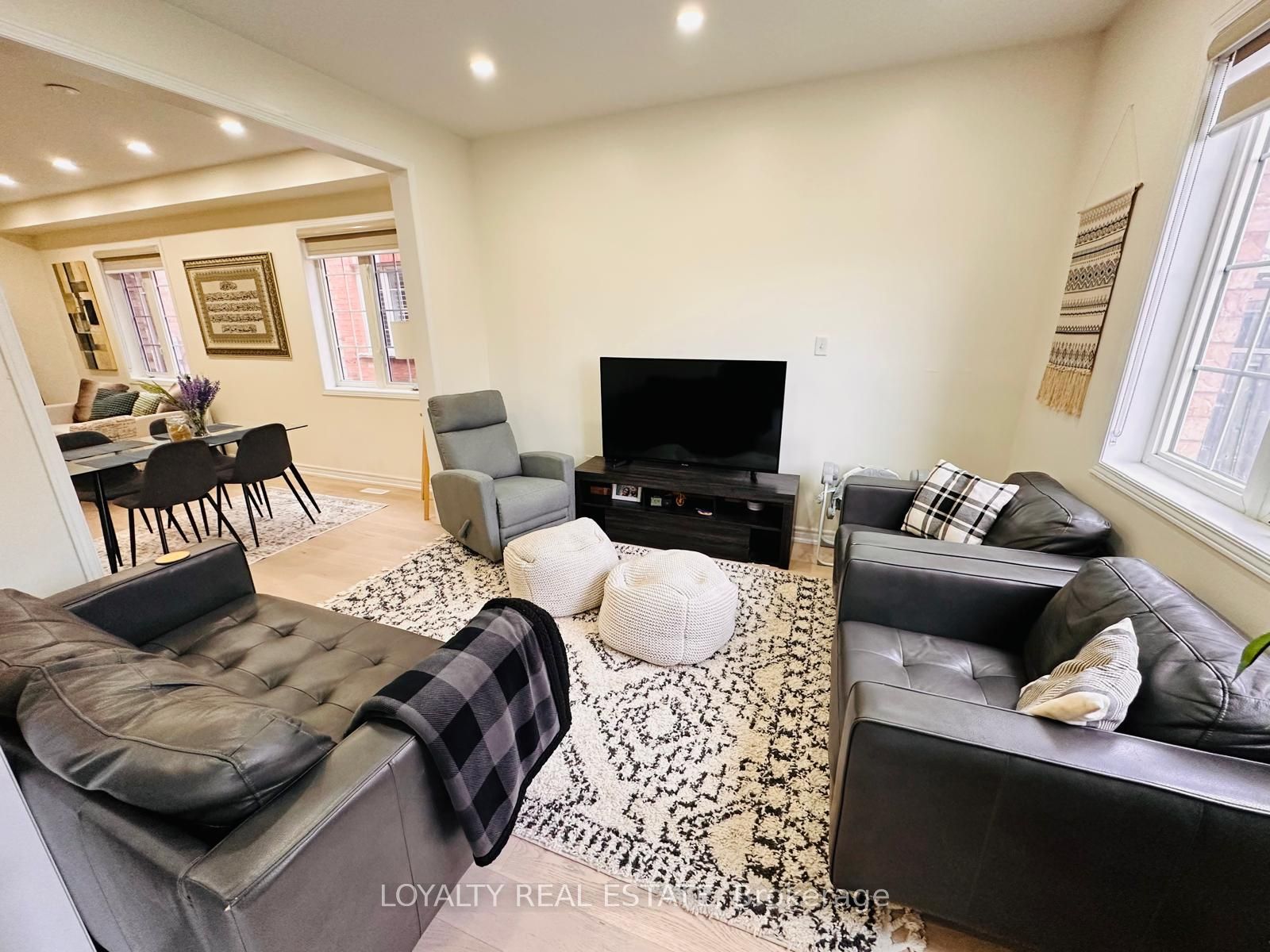 28 Thorp Crescent Property Photo 10
