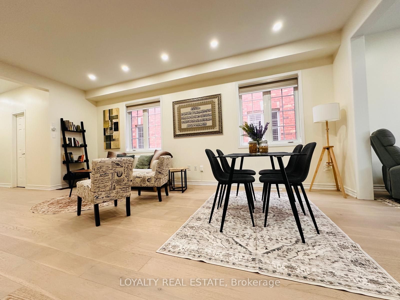 28 Thorp Crescent Property Photo 12