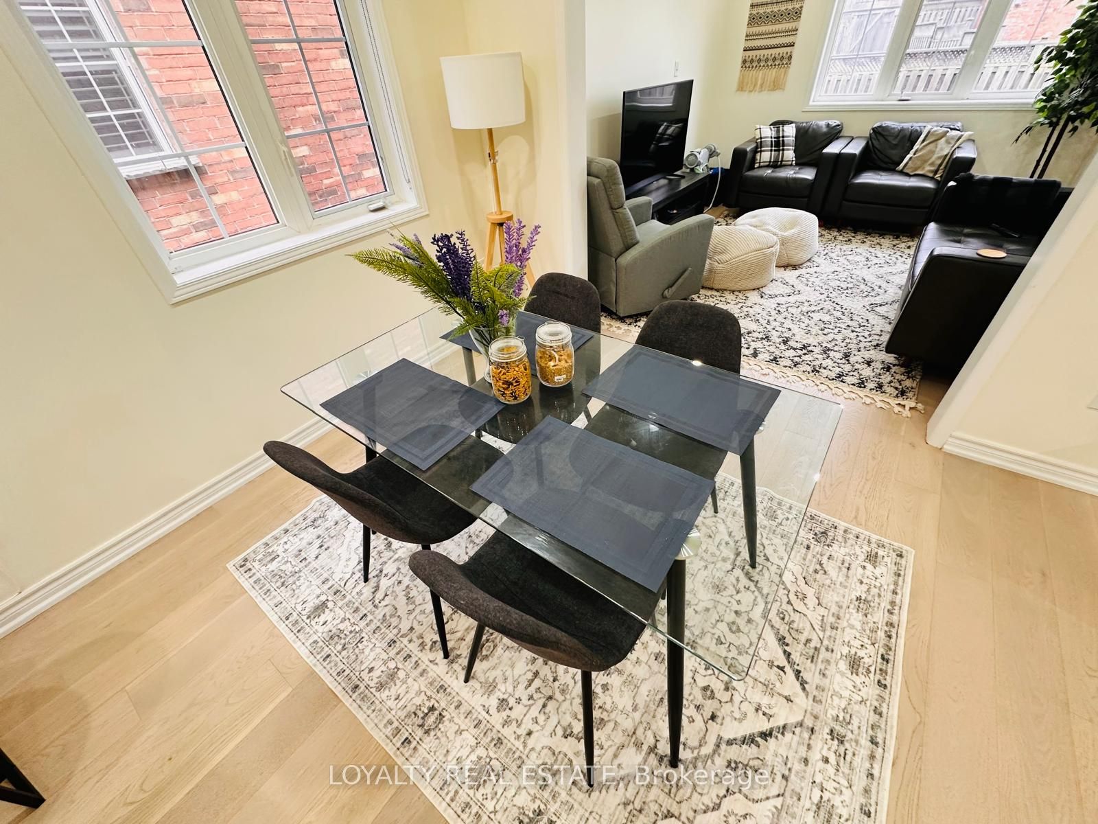 28 Thorp Crescent Property Photo 13