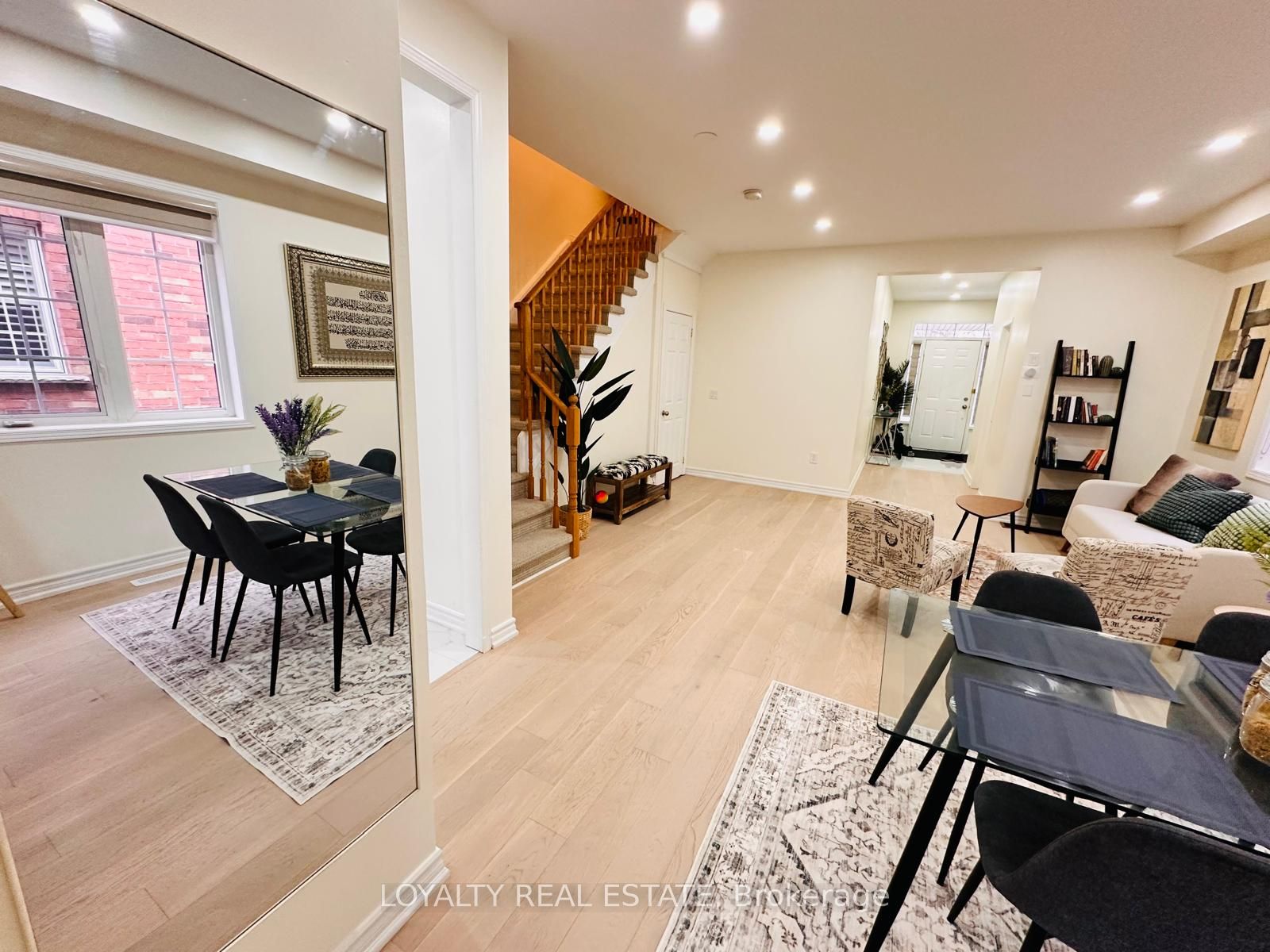 28 Thorp Crescent Property Photo 15