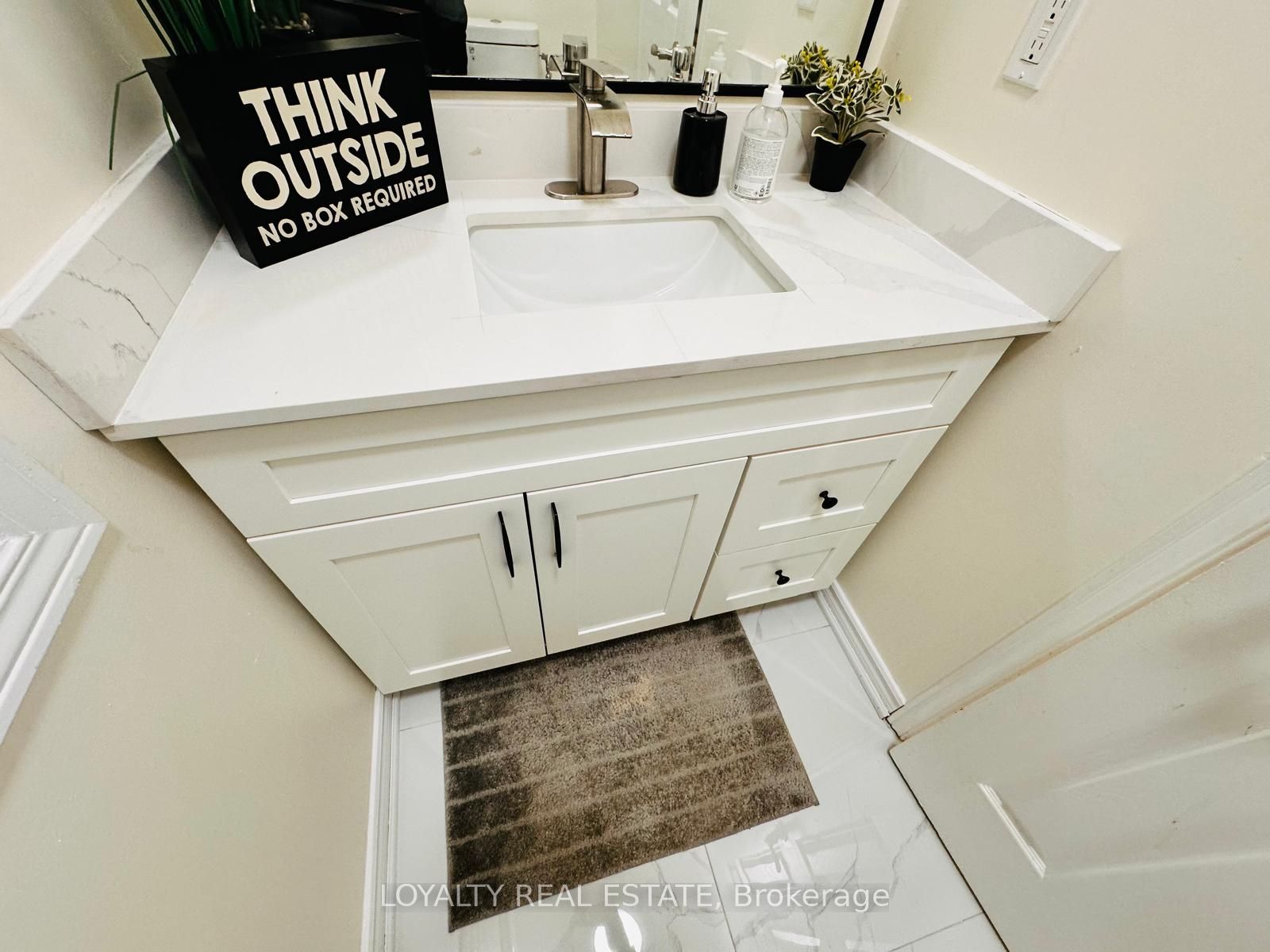 28 Thorp Crescent Property Photo 16
