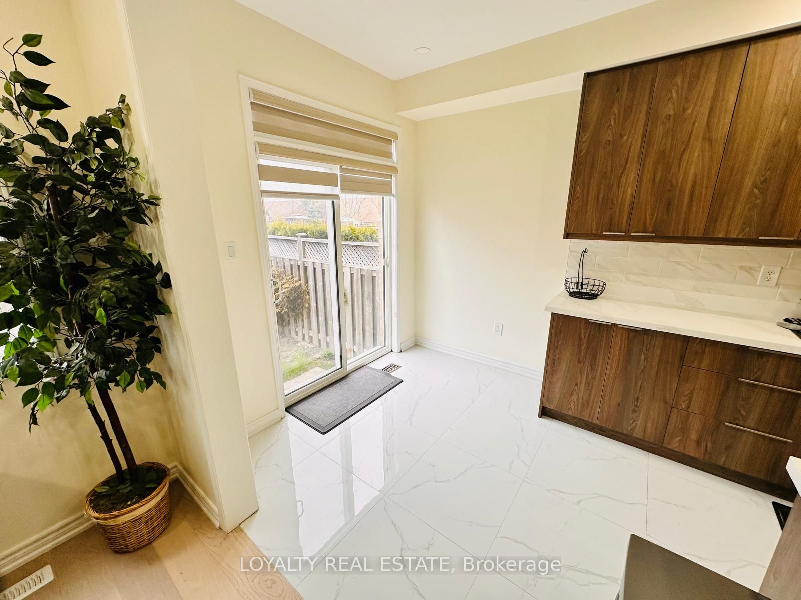 28 Thorp Crescent Property Photo 24