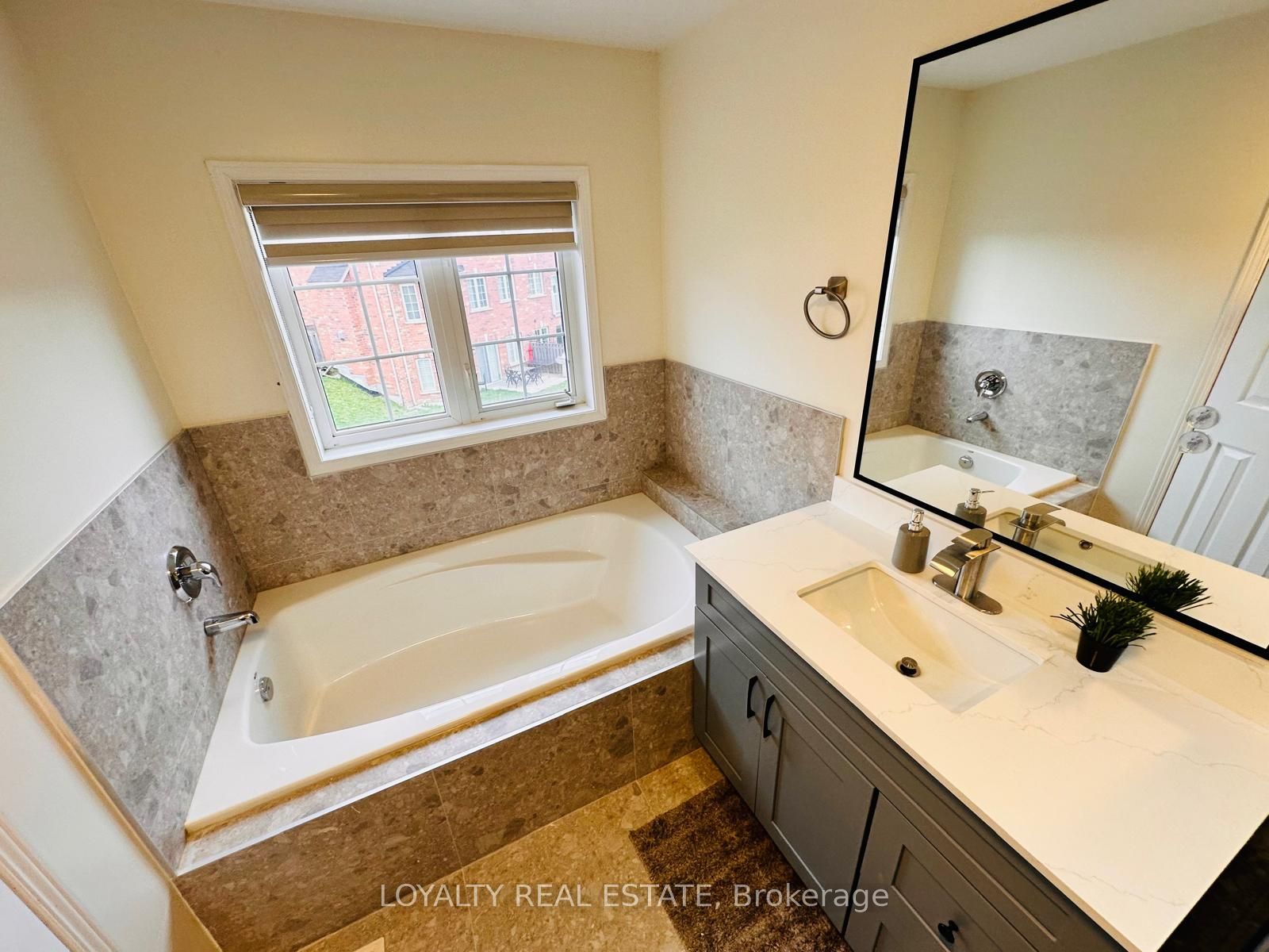 28 Thorp Crescent Property Photo 32