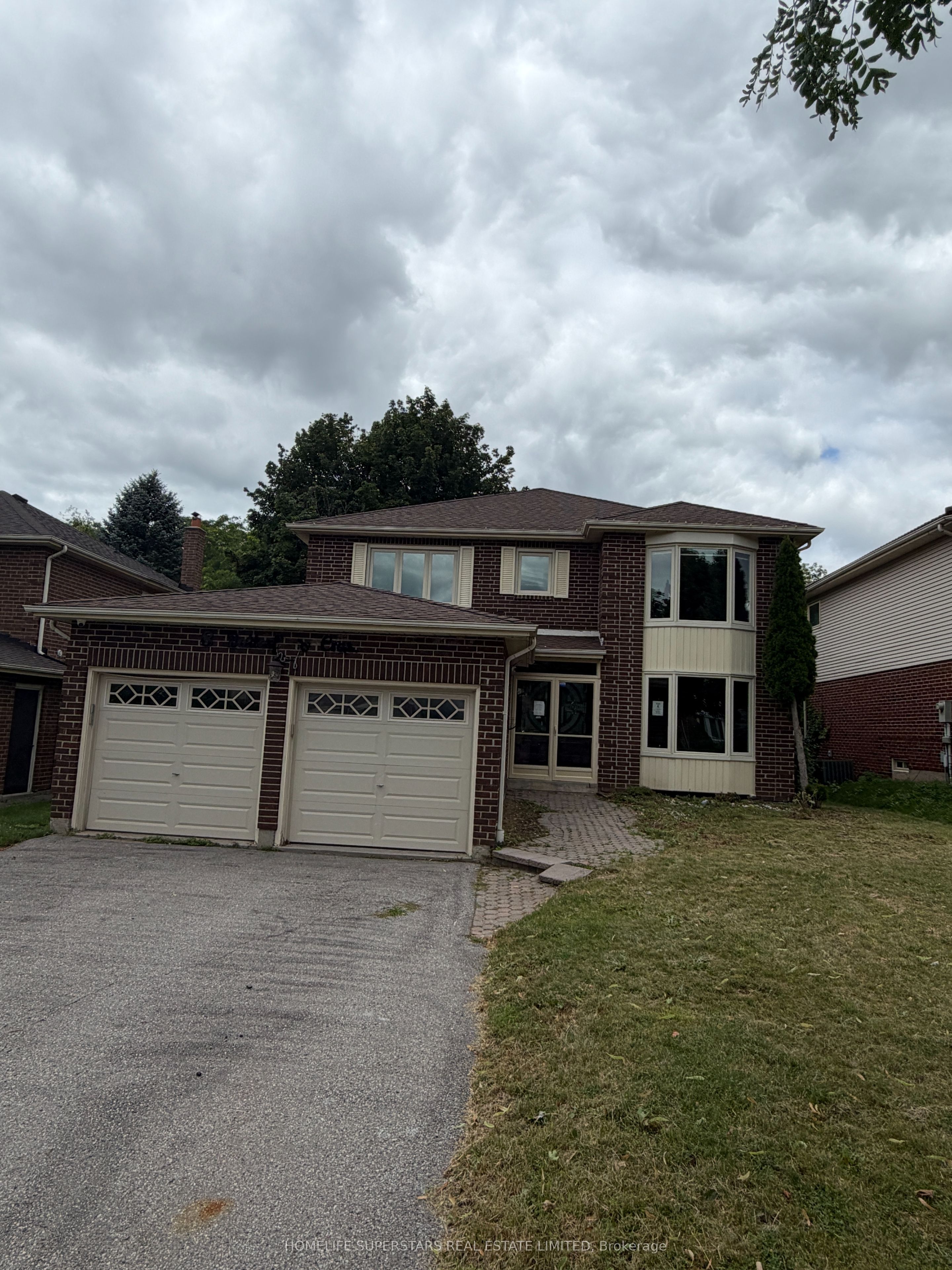 8 Butterfield Crescent Property Photo 1