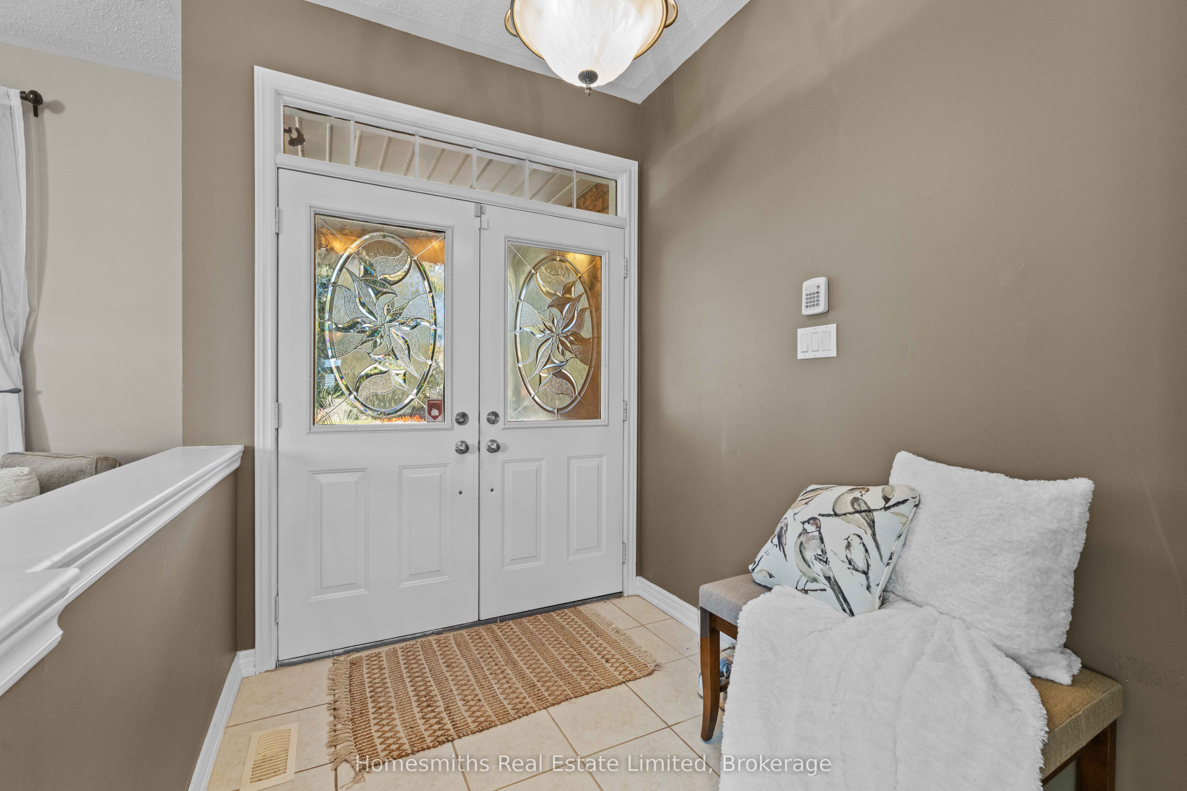 461 King Avenue E Property Photo 2