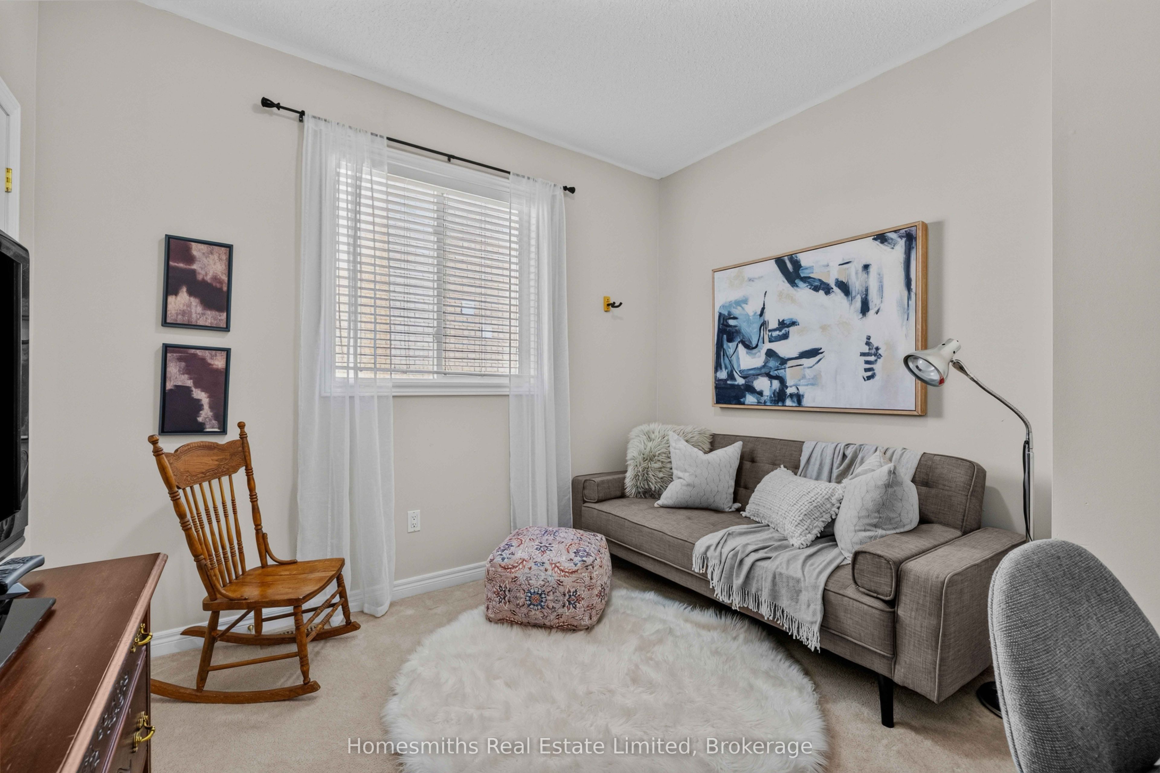 461 King Avenue E Property Photo 17