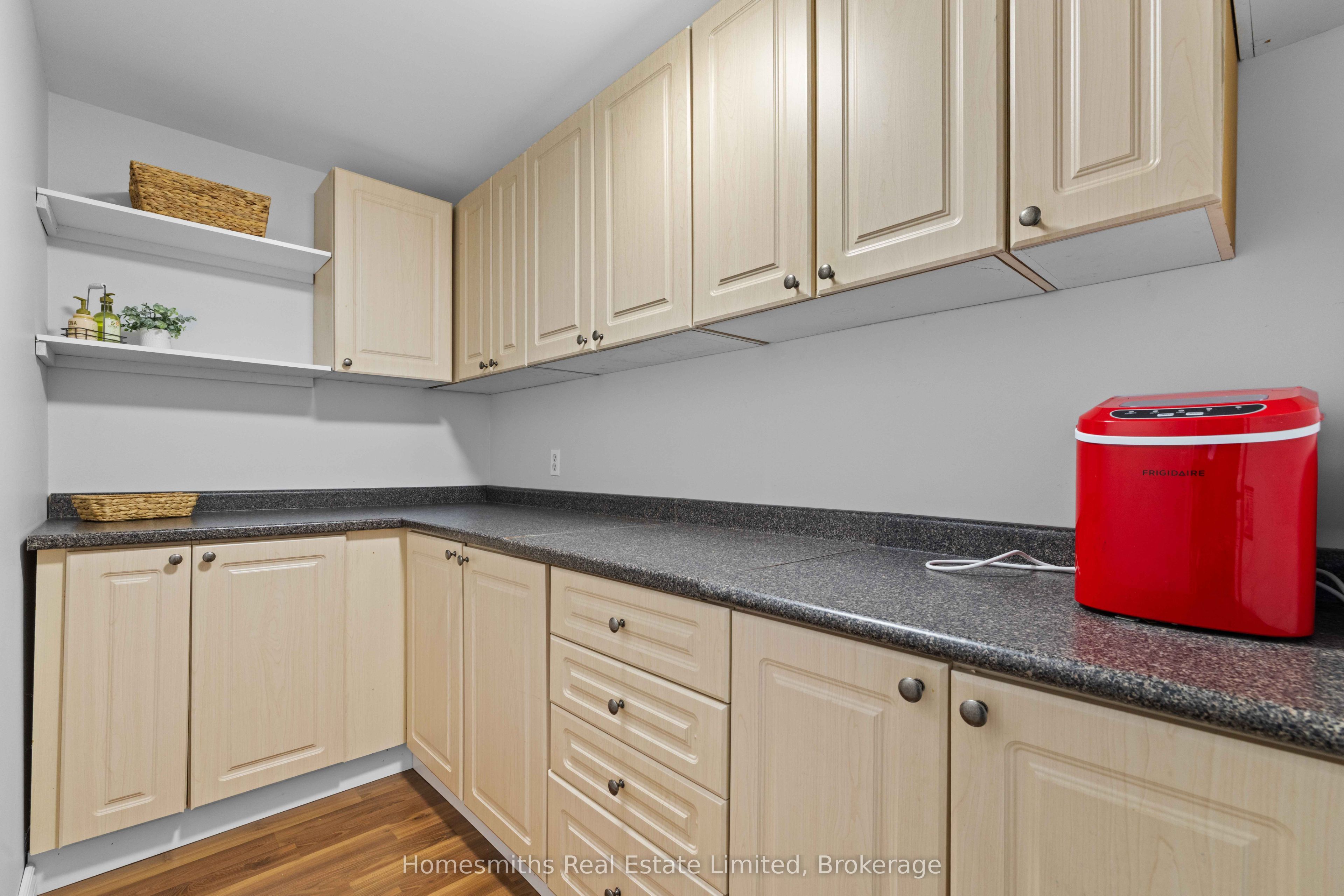 461 King Avenue E Property Photo 25