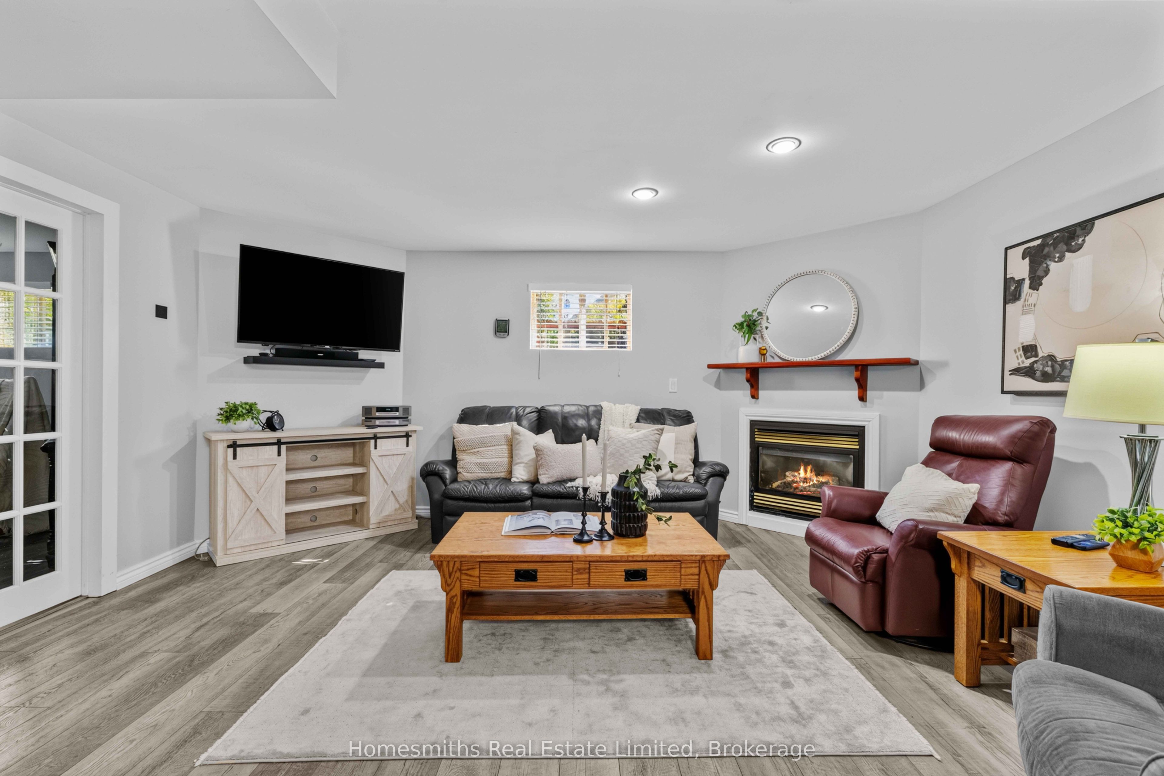 461 King Avenue E Property Photo 27
