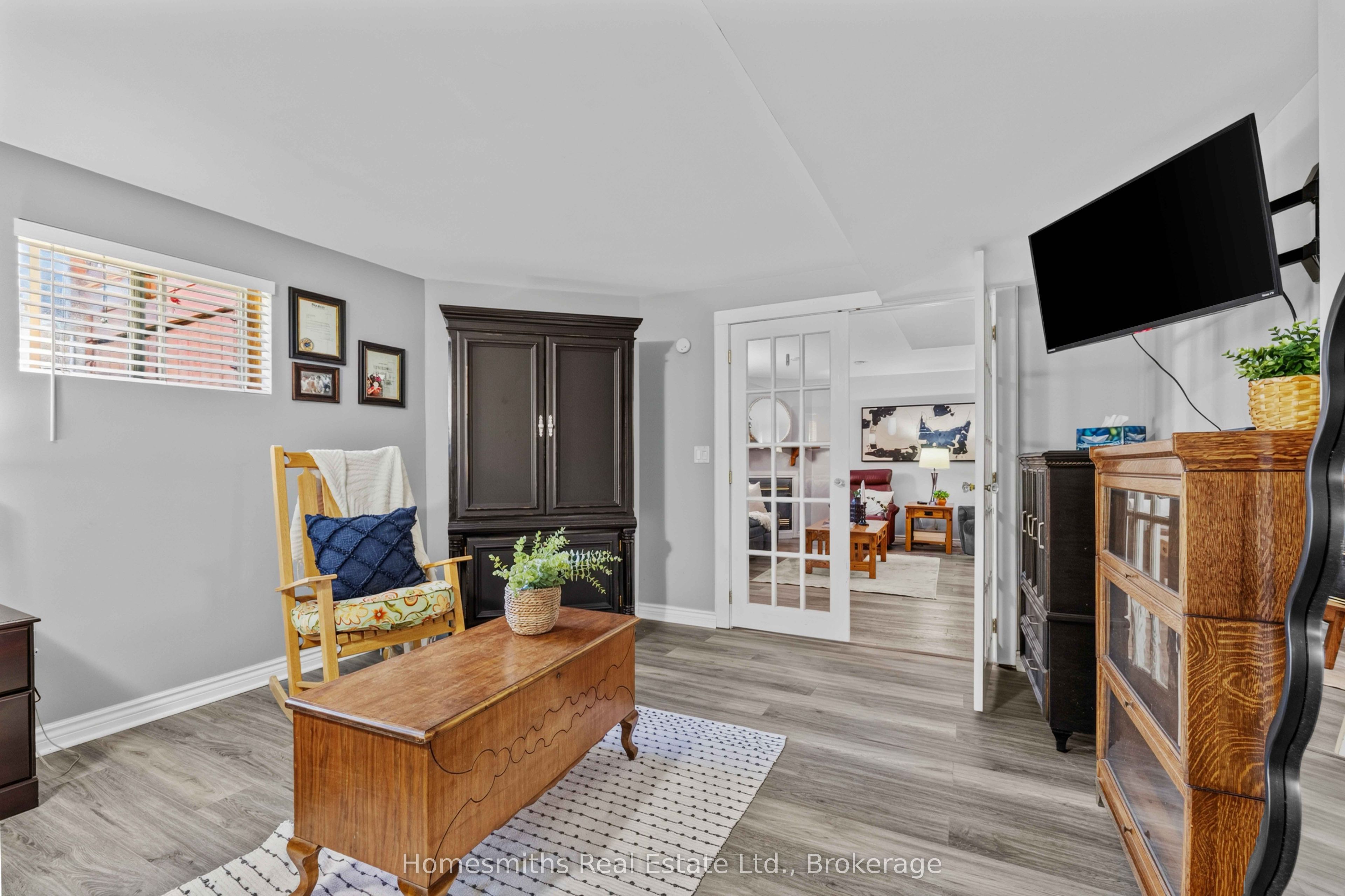461 King Avenue E Property Photo 31