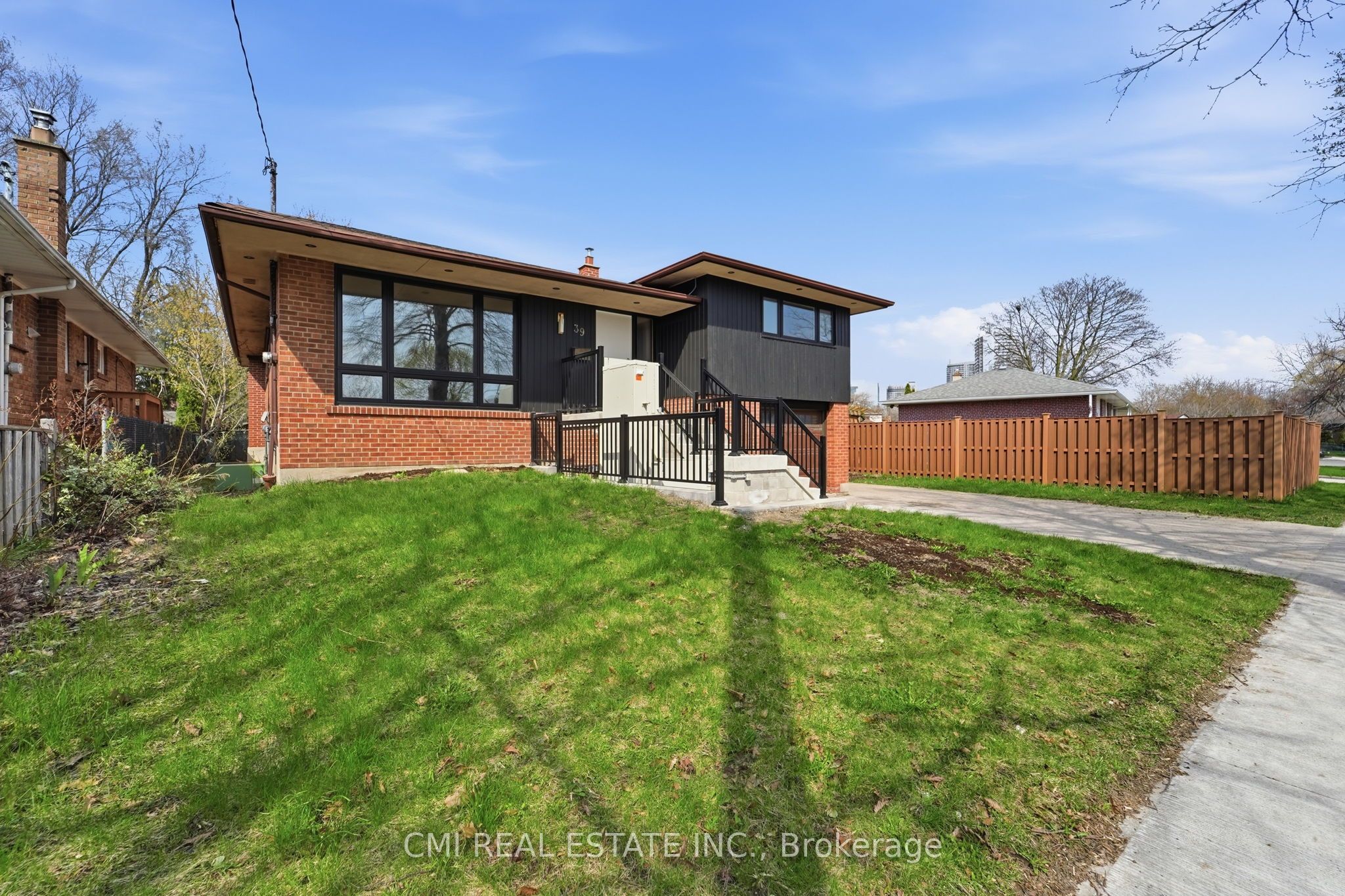 39 Earlton Road Property Photo 4