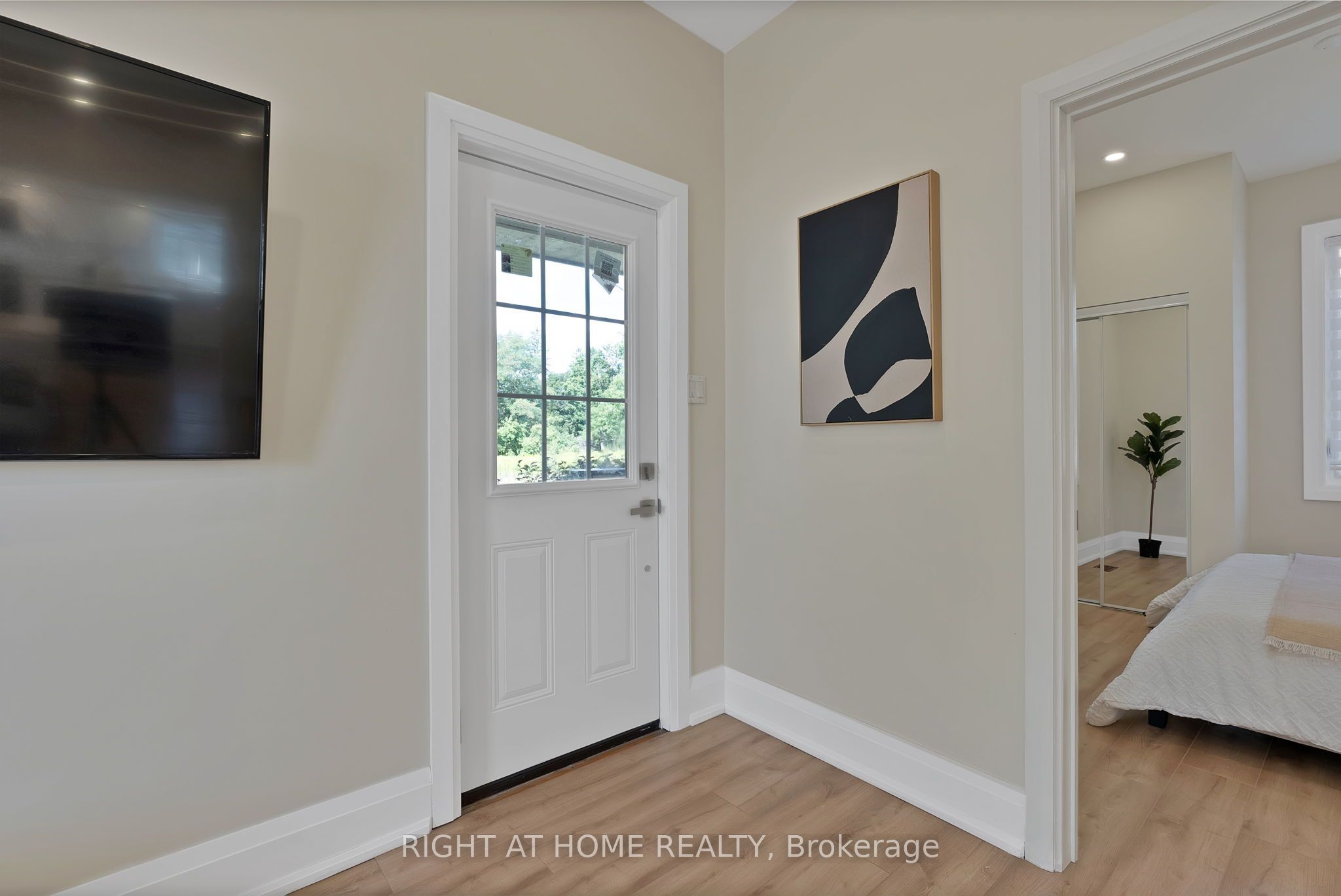 9495 Baldwin Street N Property Photo 7