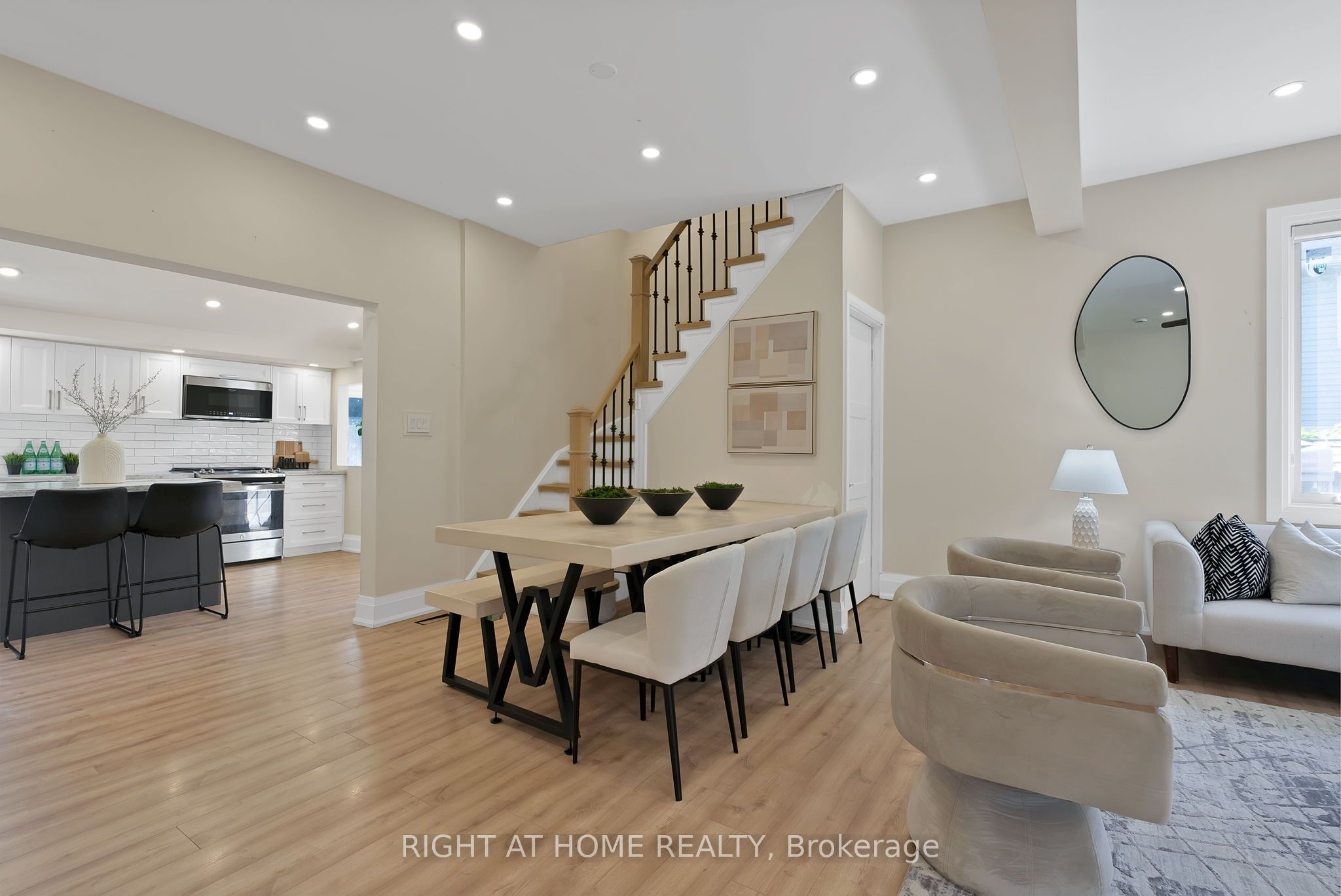 9495 Baldwin Street N Property Photo 10