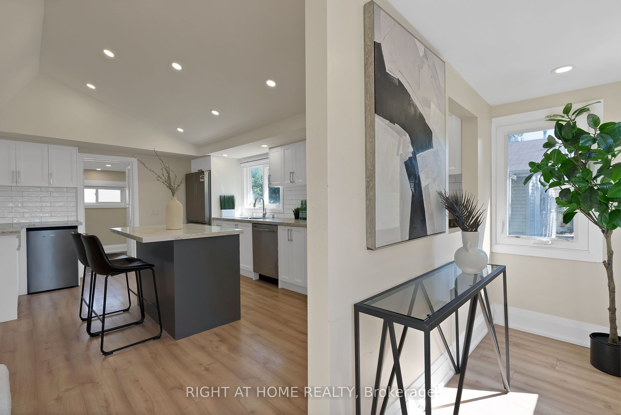 9495 Baldwin Street N Property Photo 16