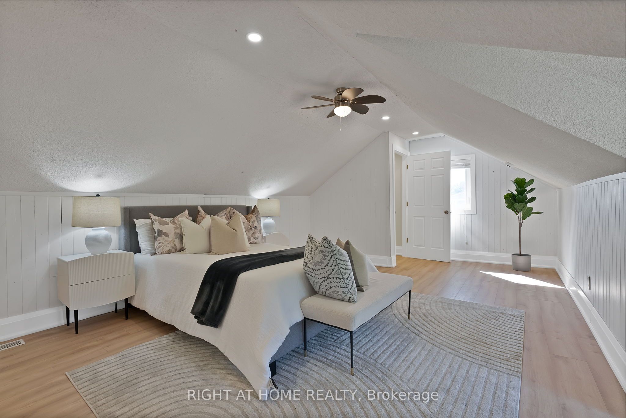 9495 Baldwin Street N Property Photo 18