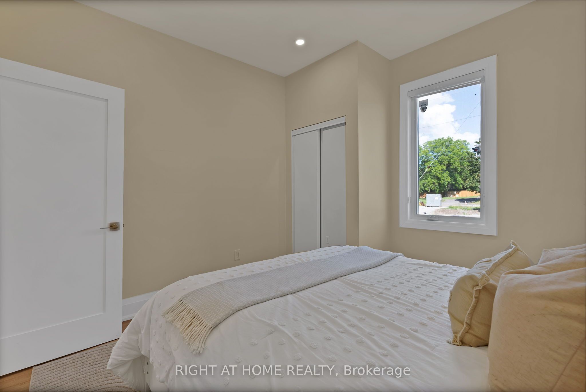 9495 Baldwin Street N Property Photo 26