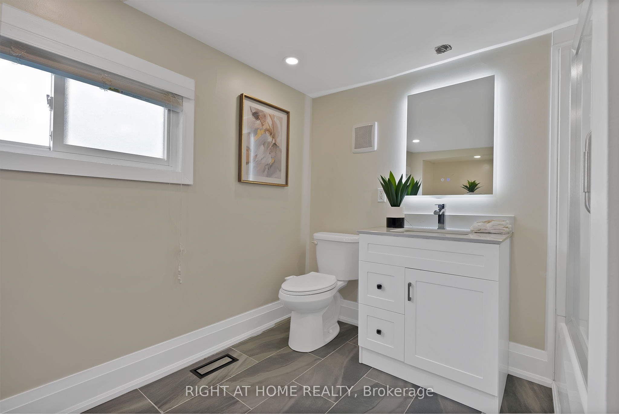 9495 Baldwin Street N Property Photo 28
