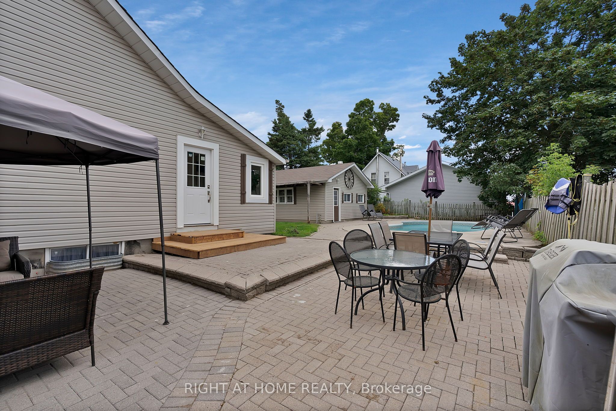 9495 Baldwin Street N Property Photo 32