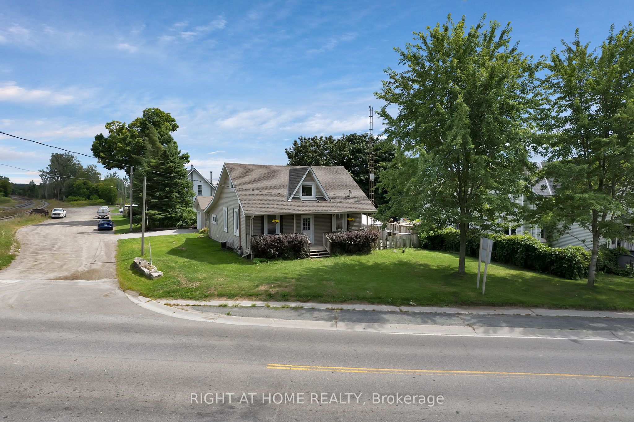 9495 Baldwin Street N Property Photo 37