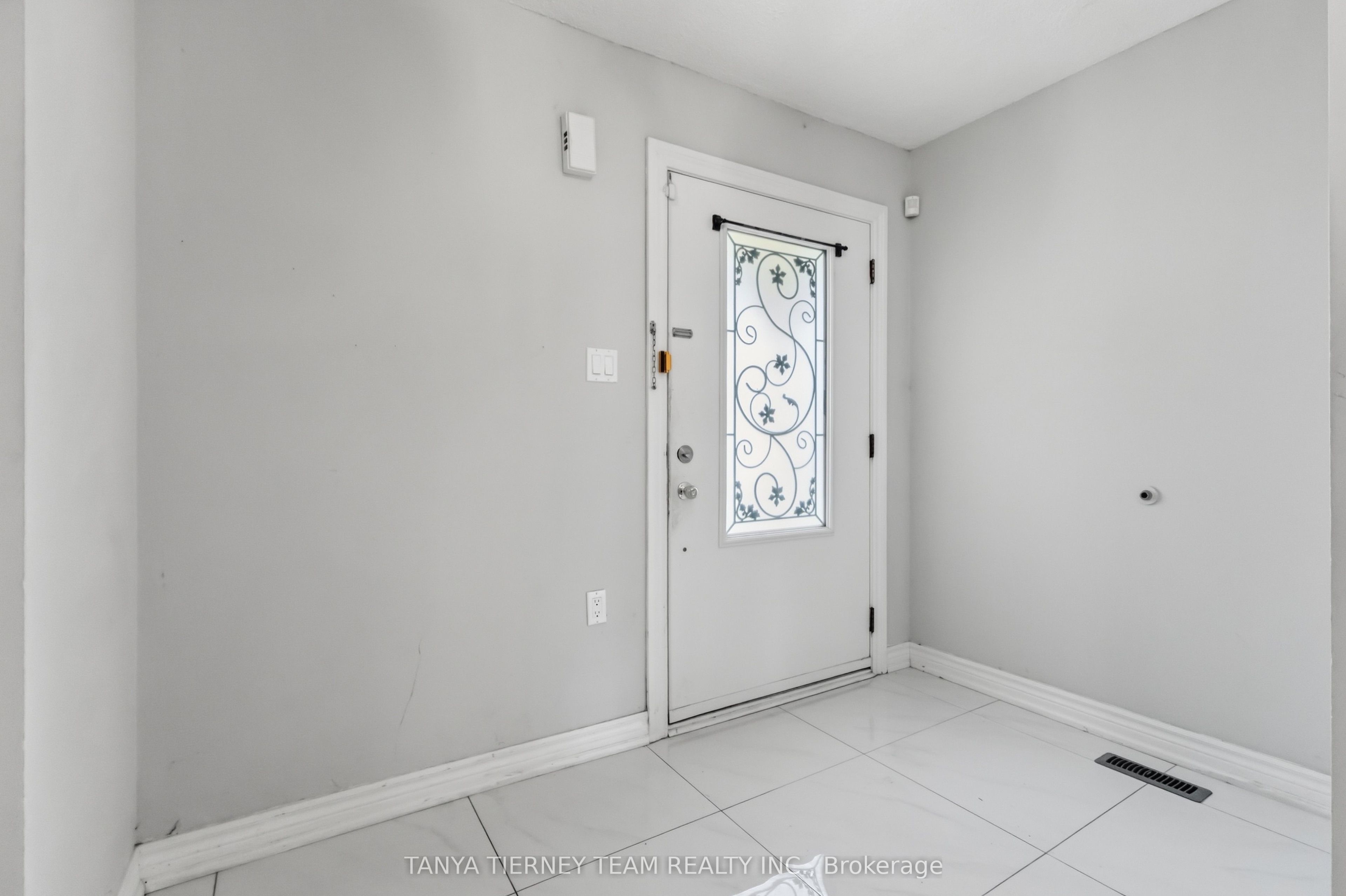 11 Hunter Drive Property Photo 3
