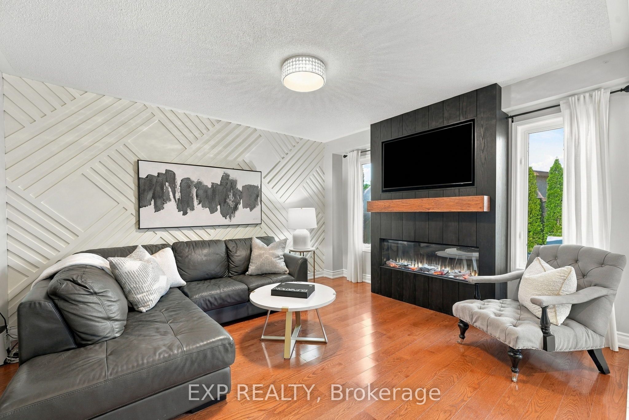 48 Thackery Drive Property Photo 4