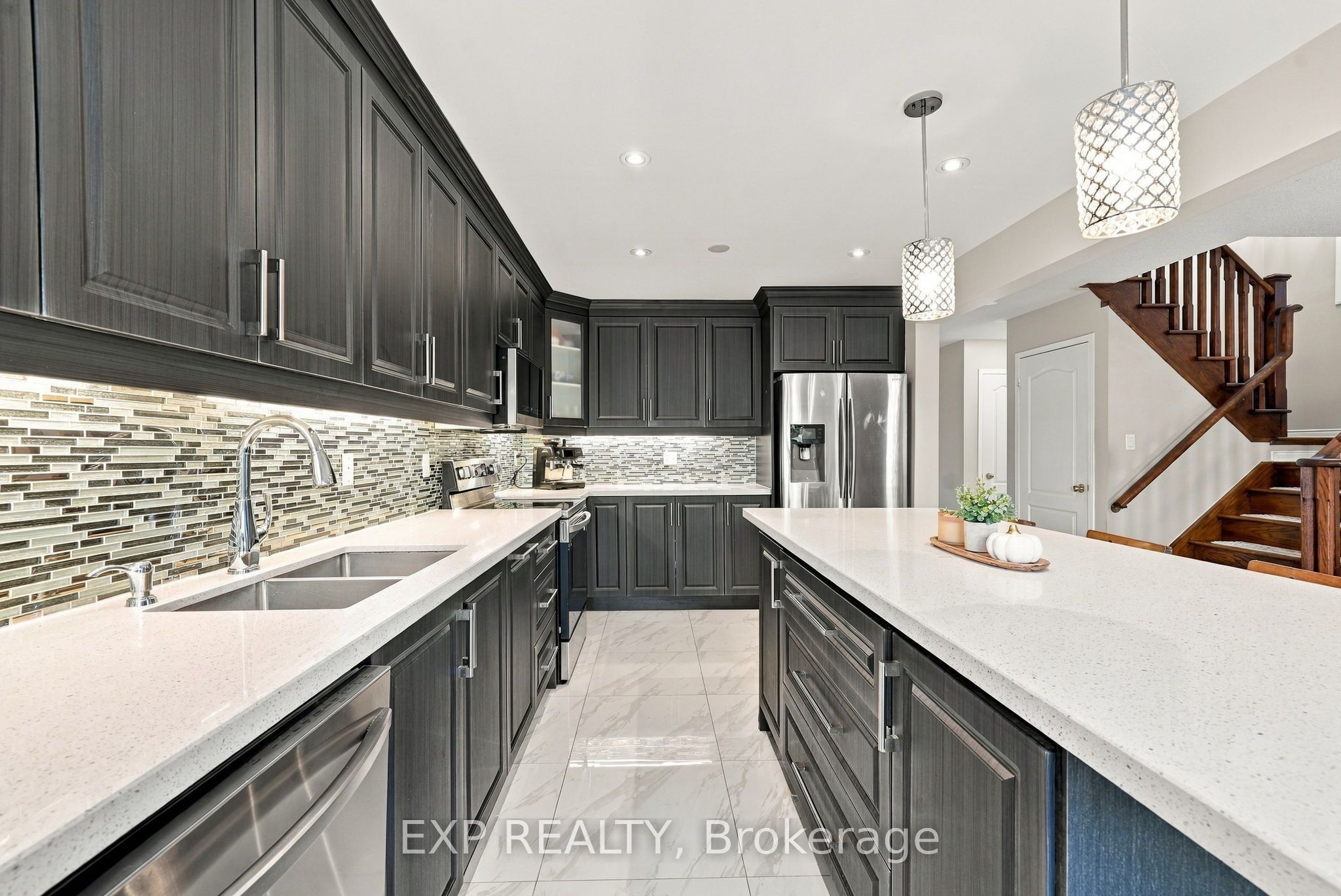 48 Thackery Drive Property Photo 10