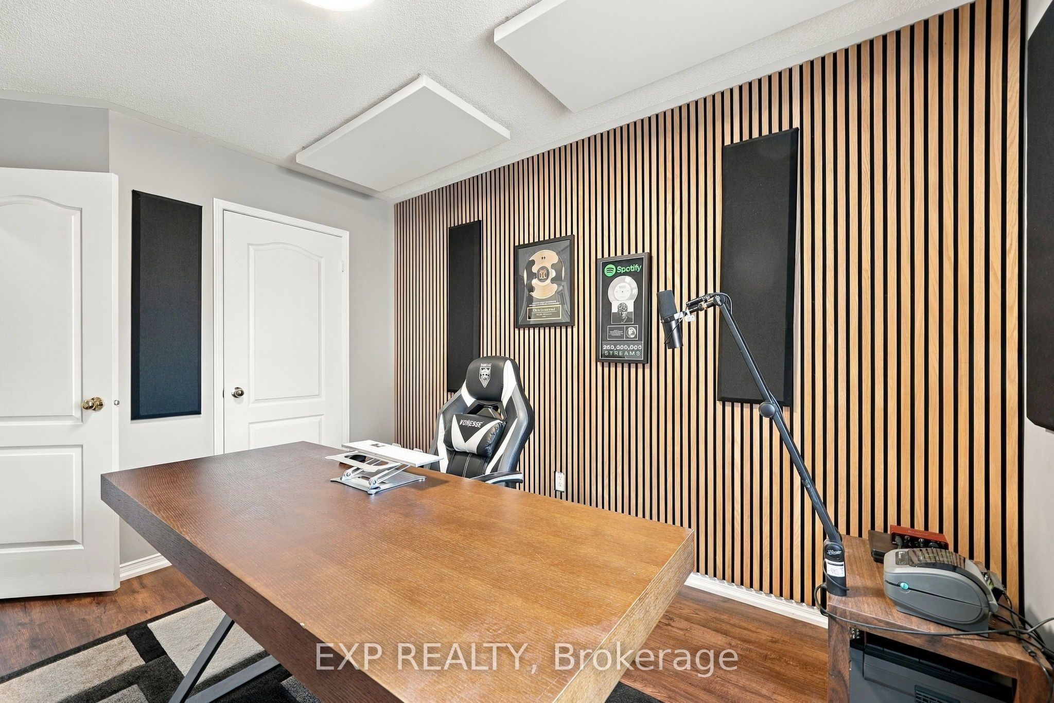 48 Thackery Drive Property Photo 27