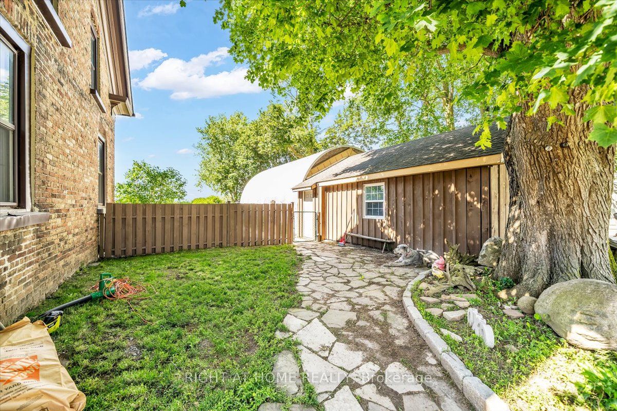 1320 King Street Property Photo 14