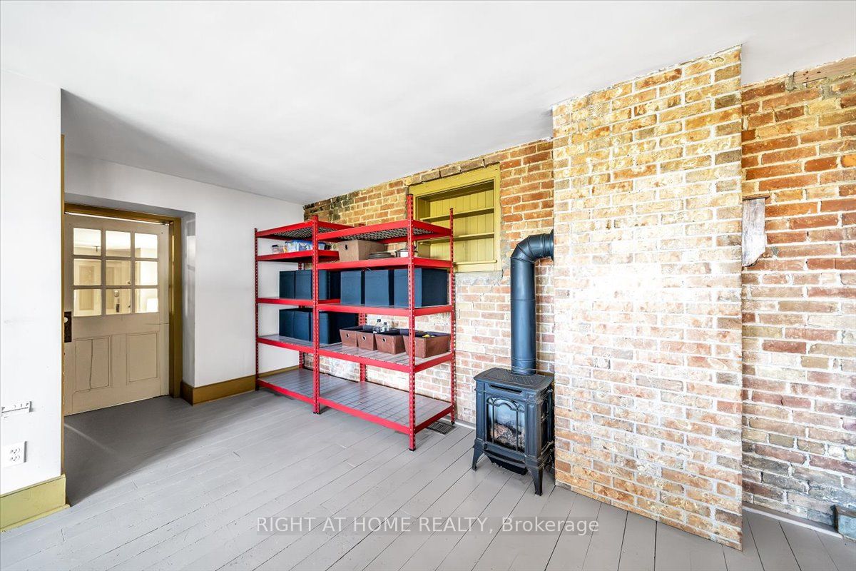 1320 King Street Property Photo 18