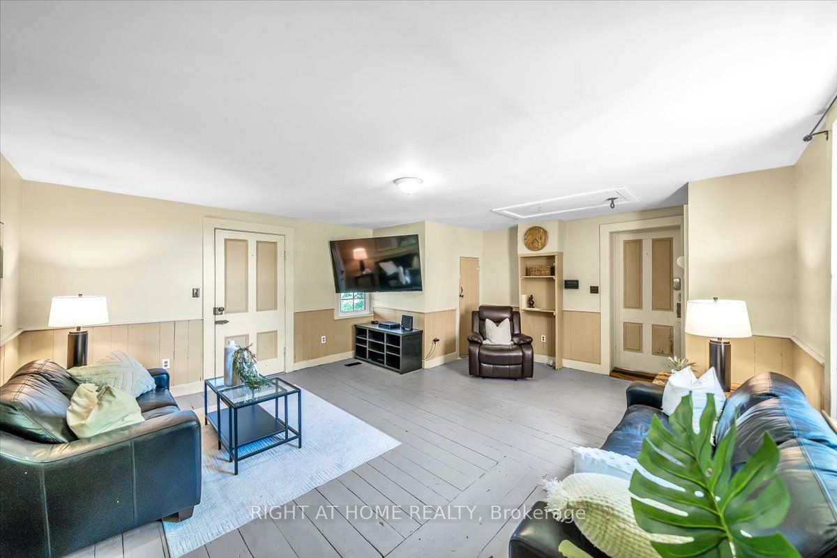 1320 King Street Property Photo 19