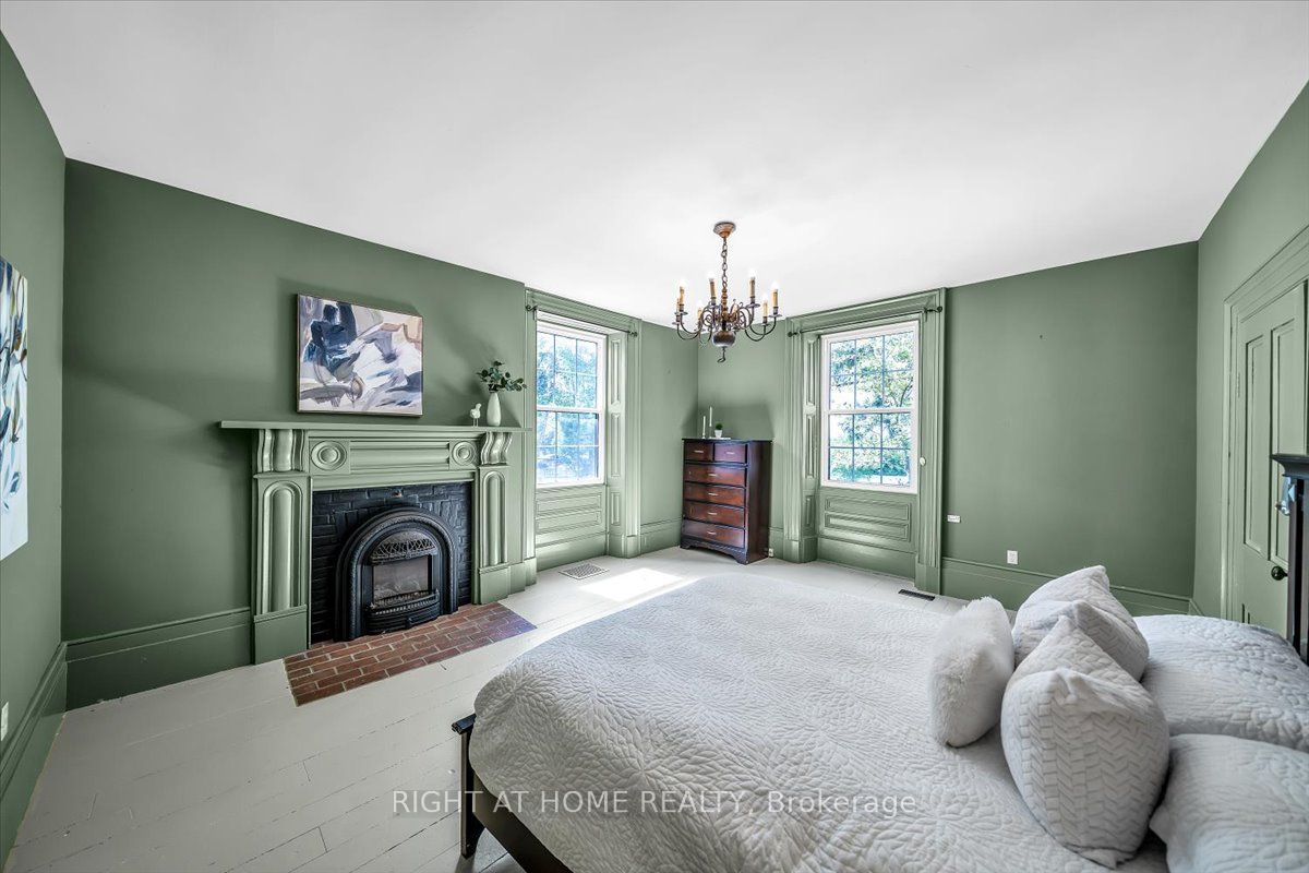 1320 King Street Property Photo 20
