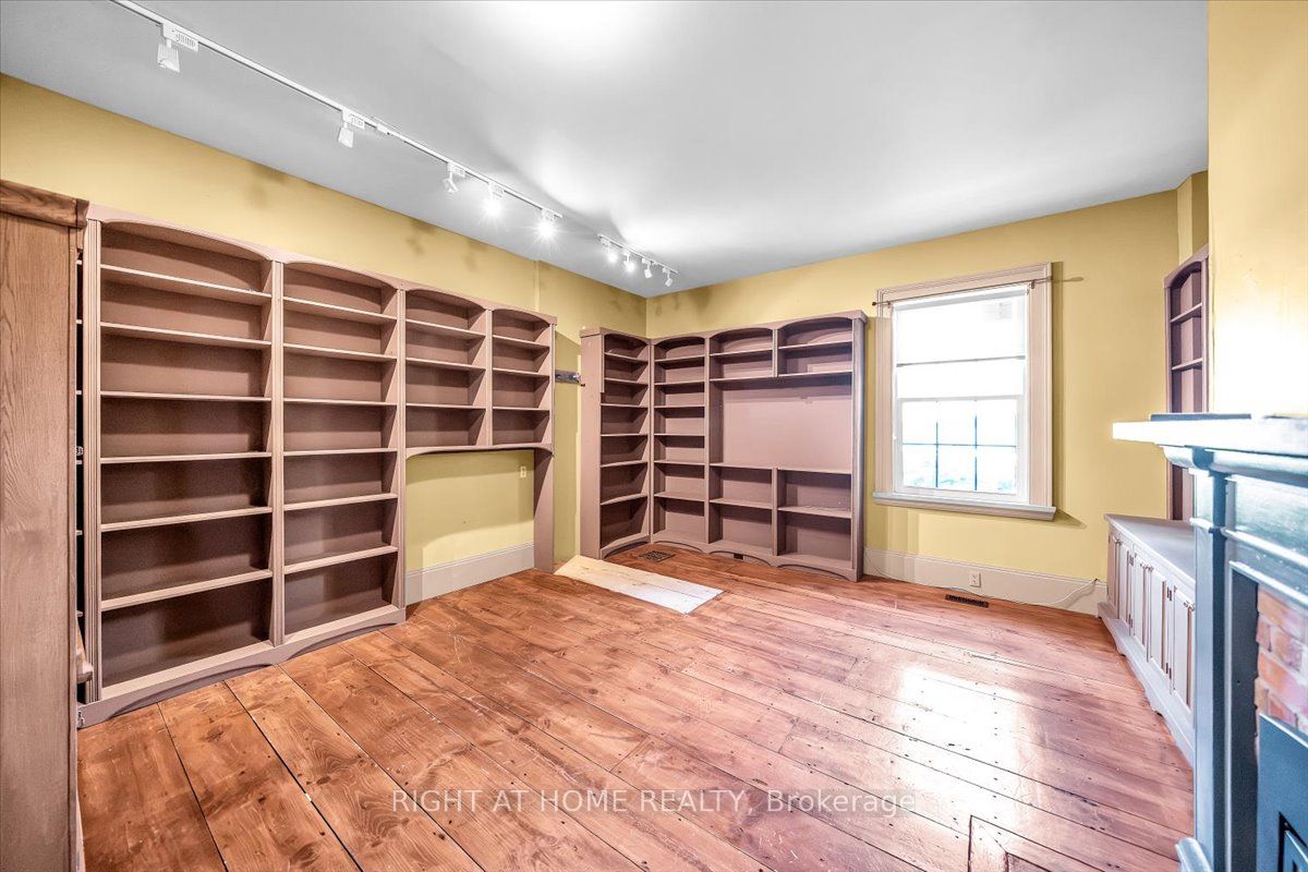 1320 King Street Property Photo 41