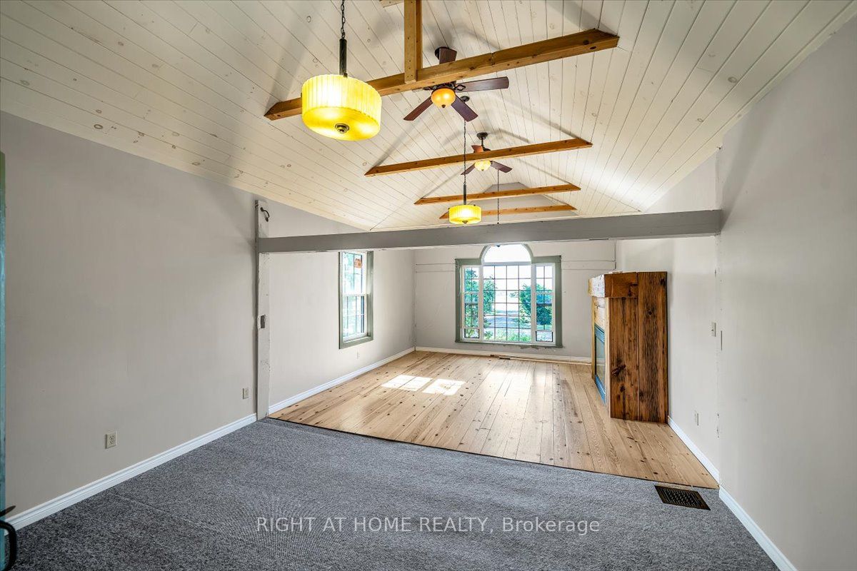 1320 King Street Property Photo 44